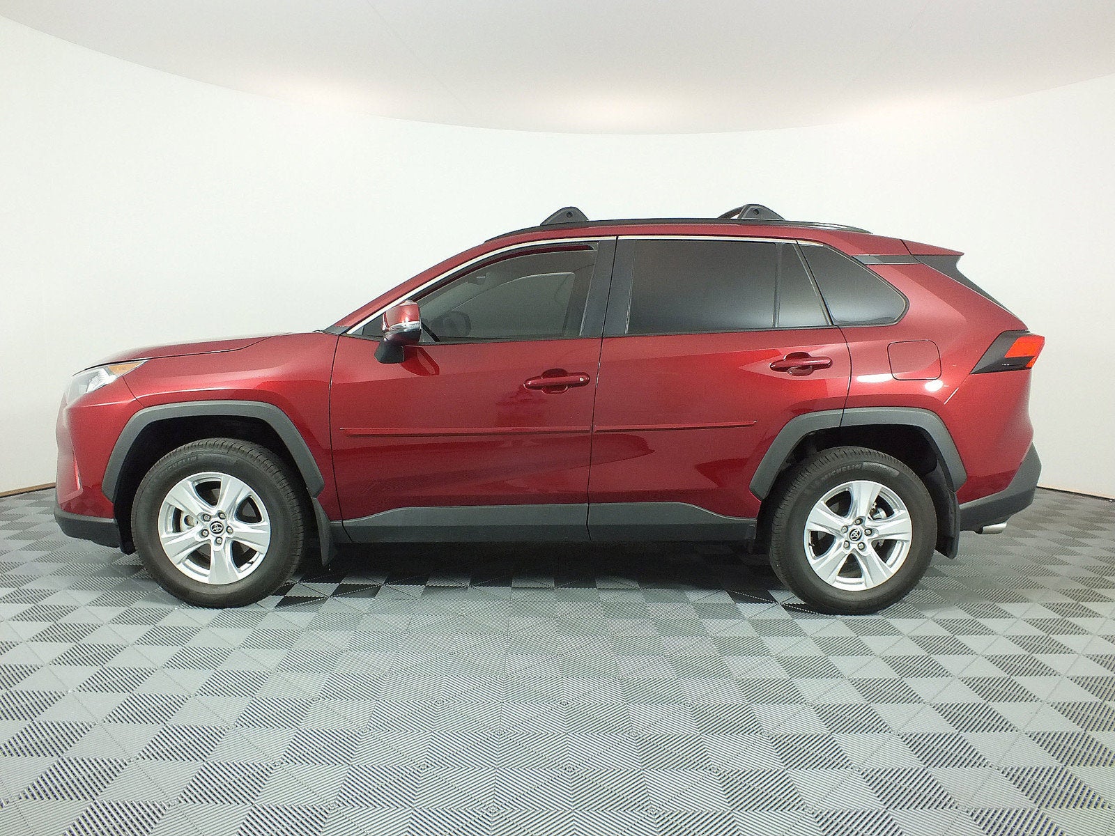 2021 Toyota RAV4 XLE *CLEAN CARFAX*