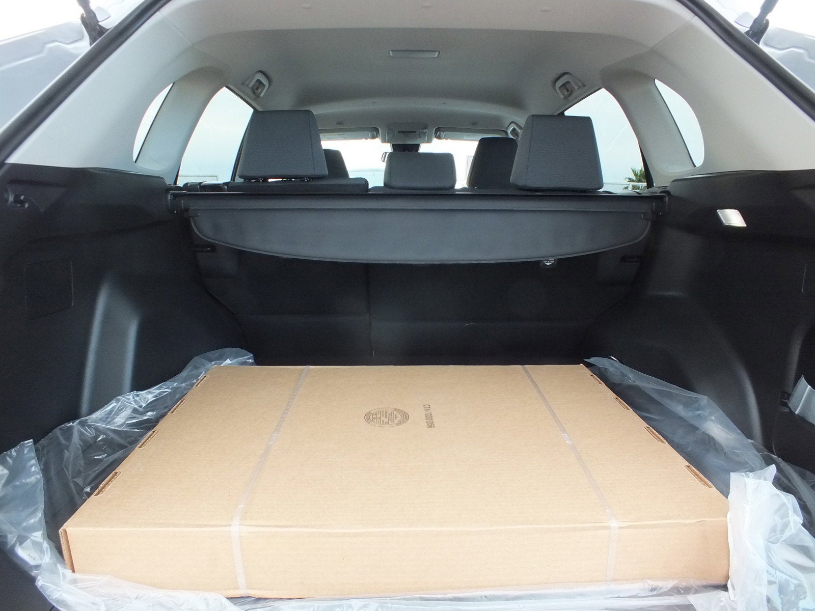 2025 Toyota RAV4 XLE *LOOKS EXCELLENT! LOW MILES!*