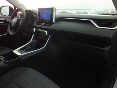 2025 Toyota RAV4 XLE *LOOKS EXCELLENT! LOW MILES!*