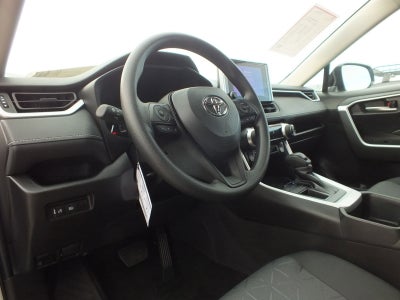 2025 Toyota RAV4 XLE *LOOKS EXCELLENT! LOW MILES!*