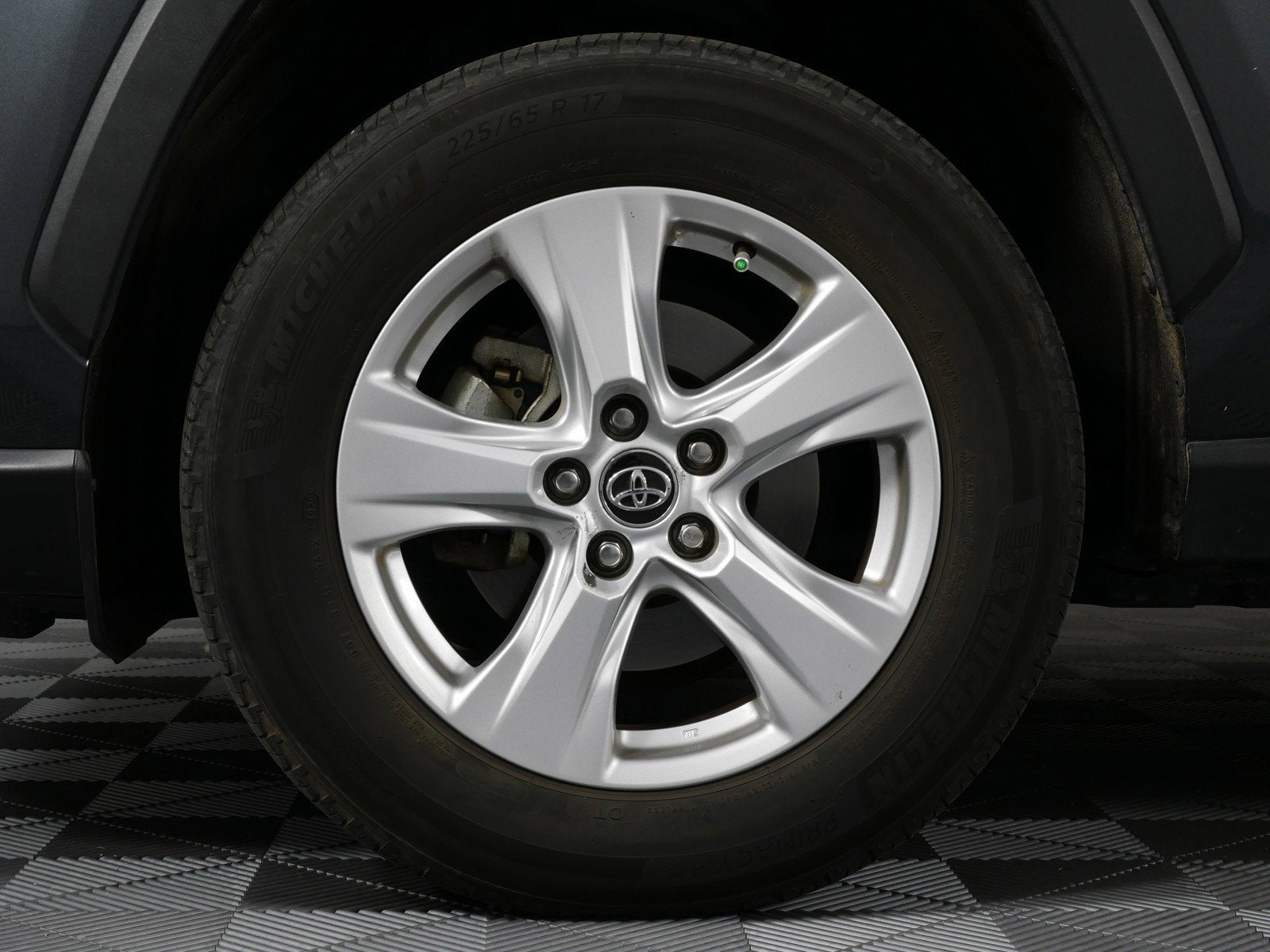 2021 Toyota RAV4 XLE FWD *ROOMY!*