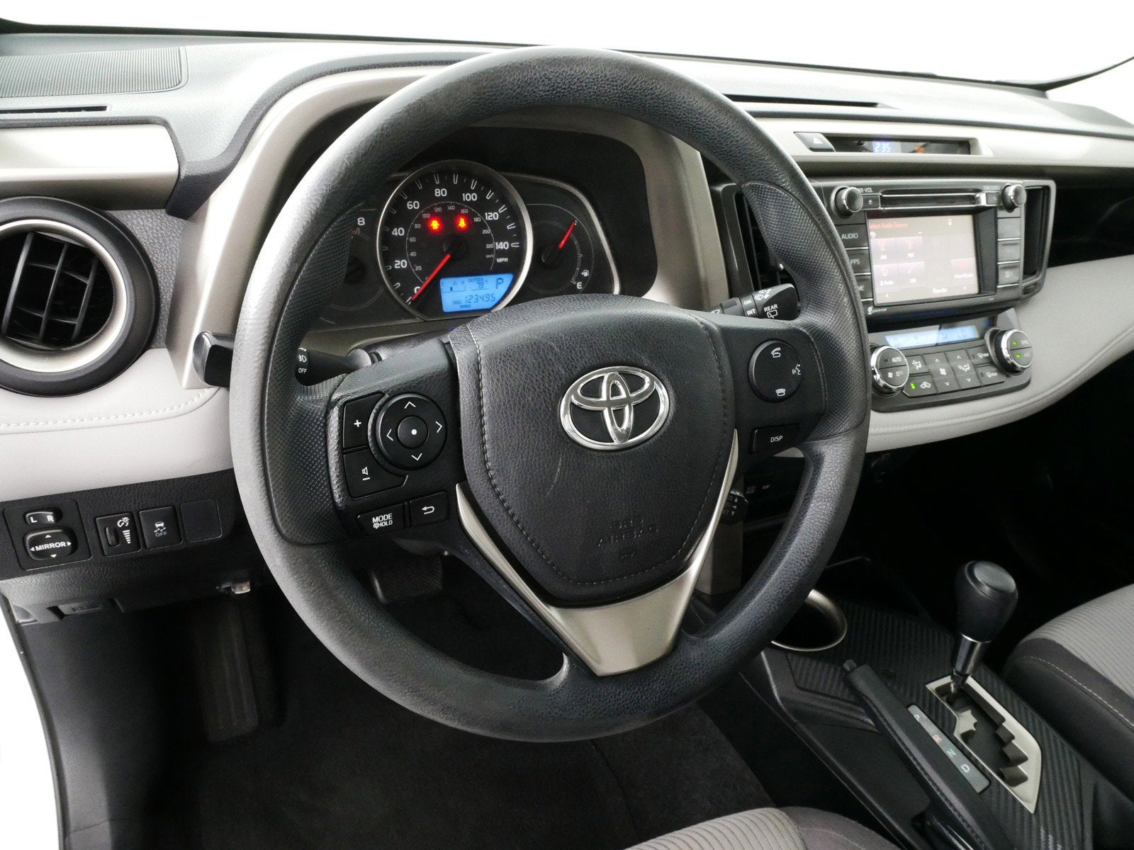2015 Toyota RAV4 XLE FWD *CLEAN CARFAX*