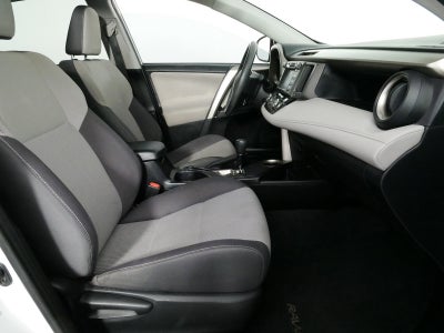 2015 Toyota RAV4 XLE FWD *CLEAN CARFAX*