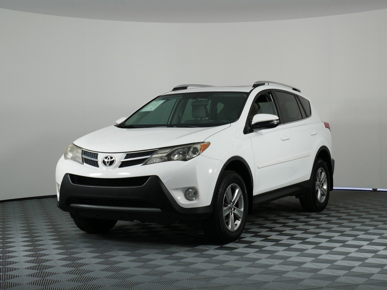 2015 Toyota RAV4 XLE FWD *CLEAN CARFAX*