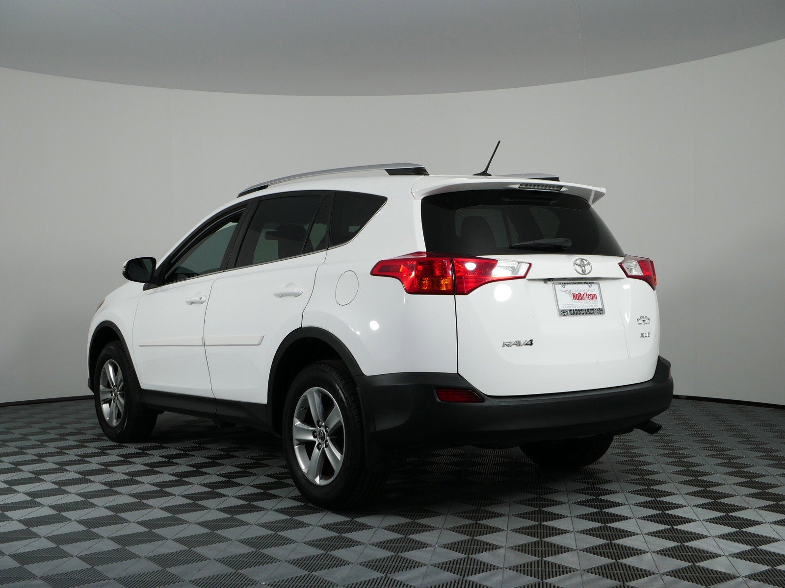 2015 Toyota RAV4 XLE FWD *CLEAN CARFAX*