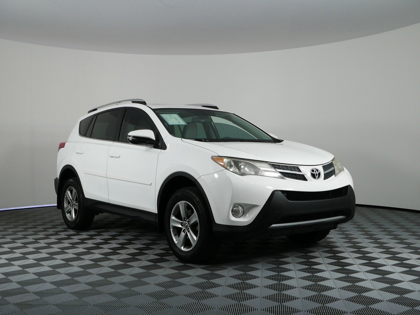 2015 Toyota RAV4 XLE FWD *CLEAN CARFAX*