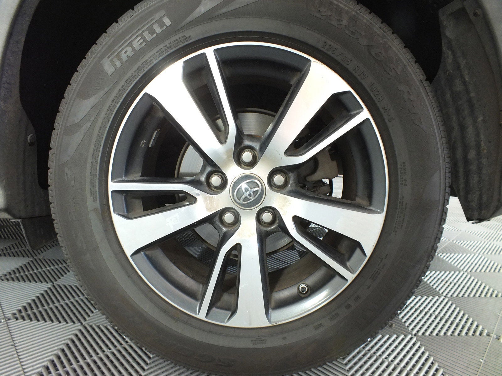 2016 Toyota RAV4 XLE *CLEAN CARFAX*