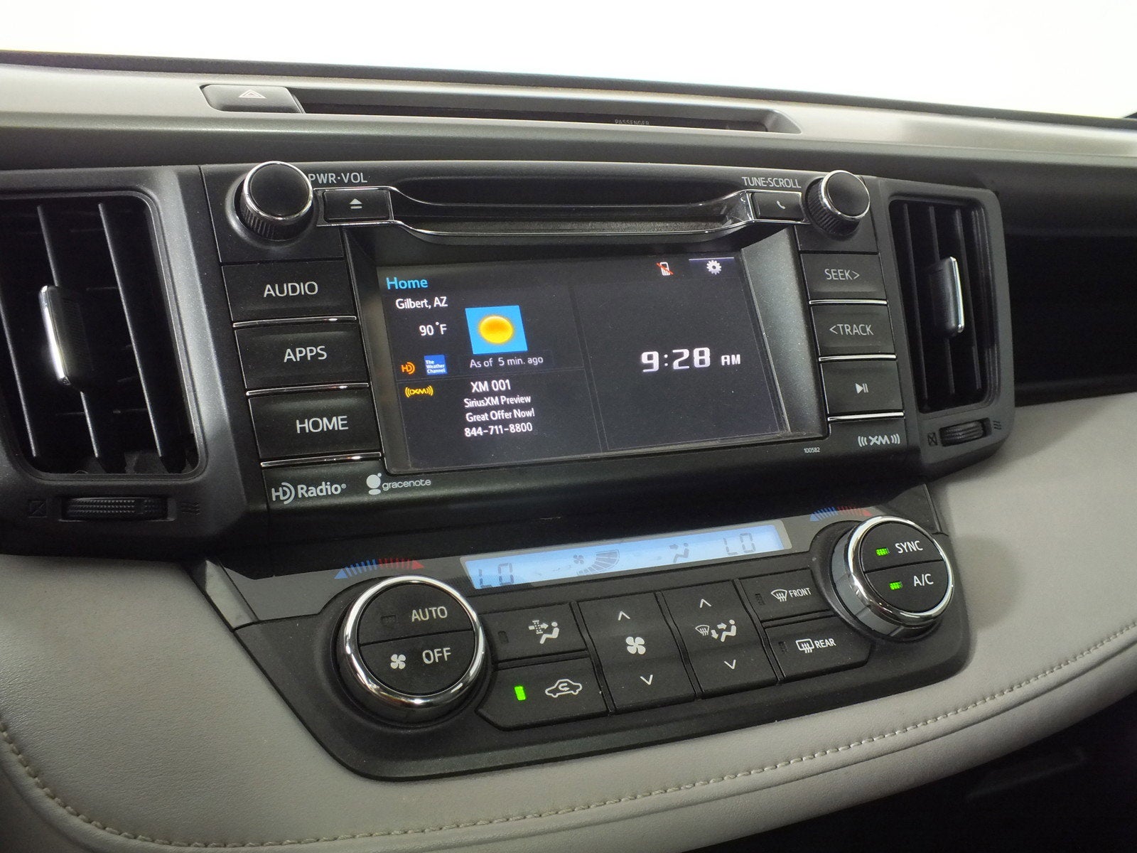 2016 Toyota RAV4 XLE *CLEAN CARFAX*