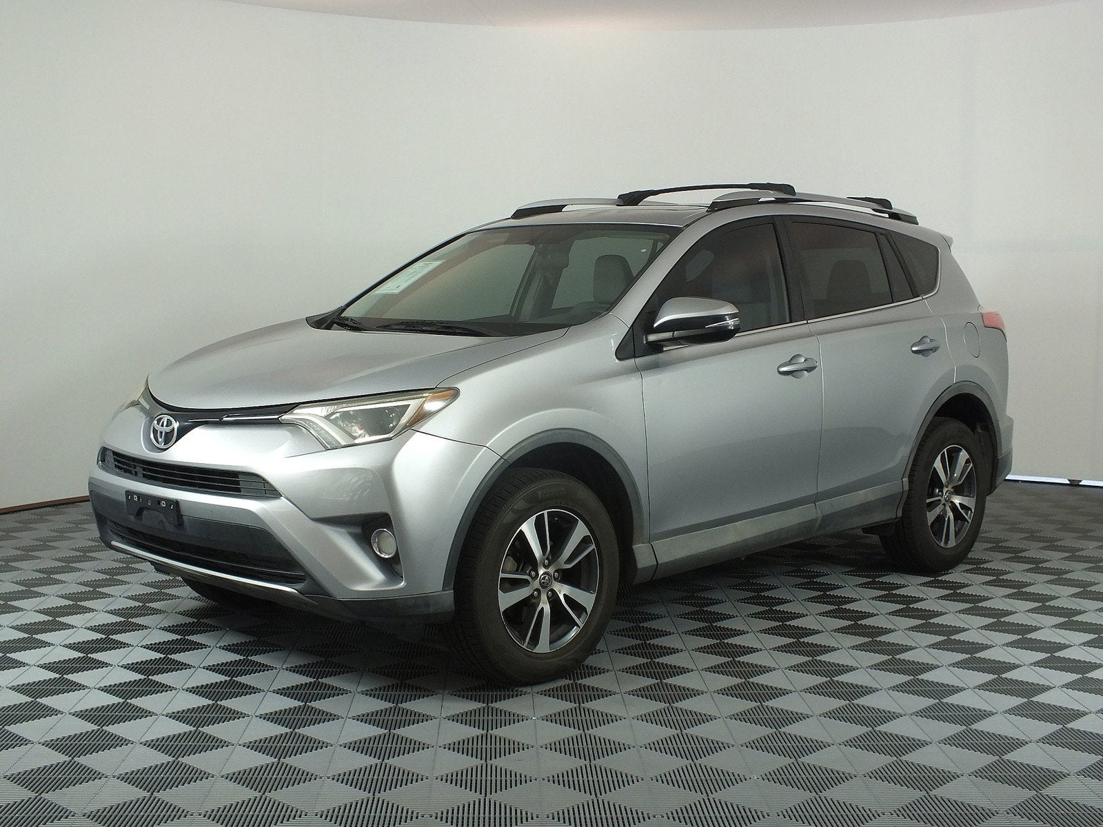 2016 Toyota RAV4 XLE *CLEAN CARFAX*