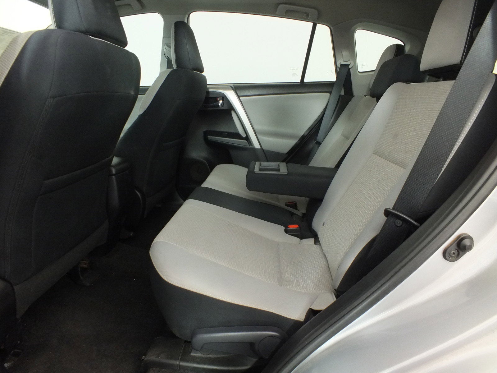 2016 Toyota RAV4 XLE *CLEAN CARFAX*