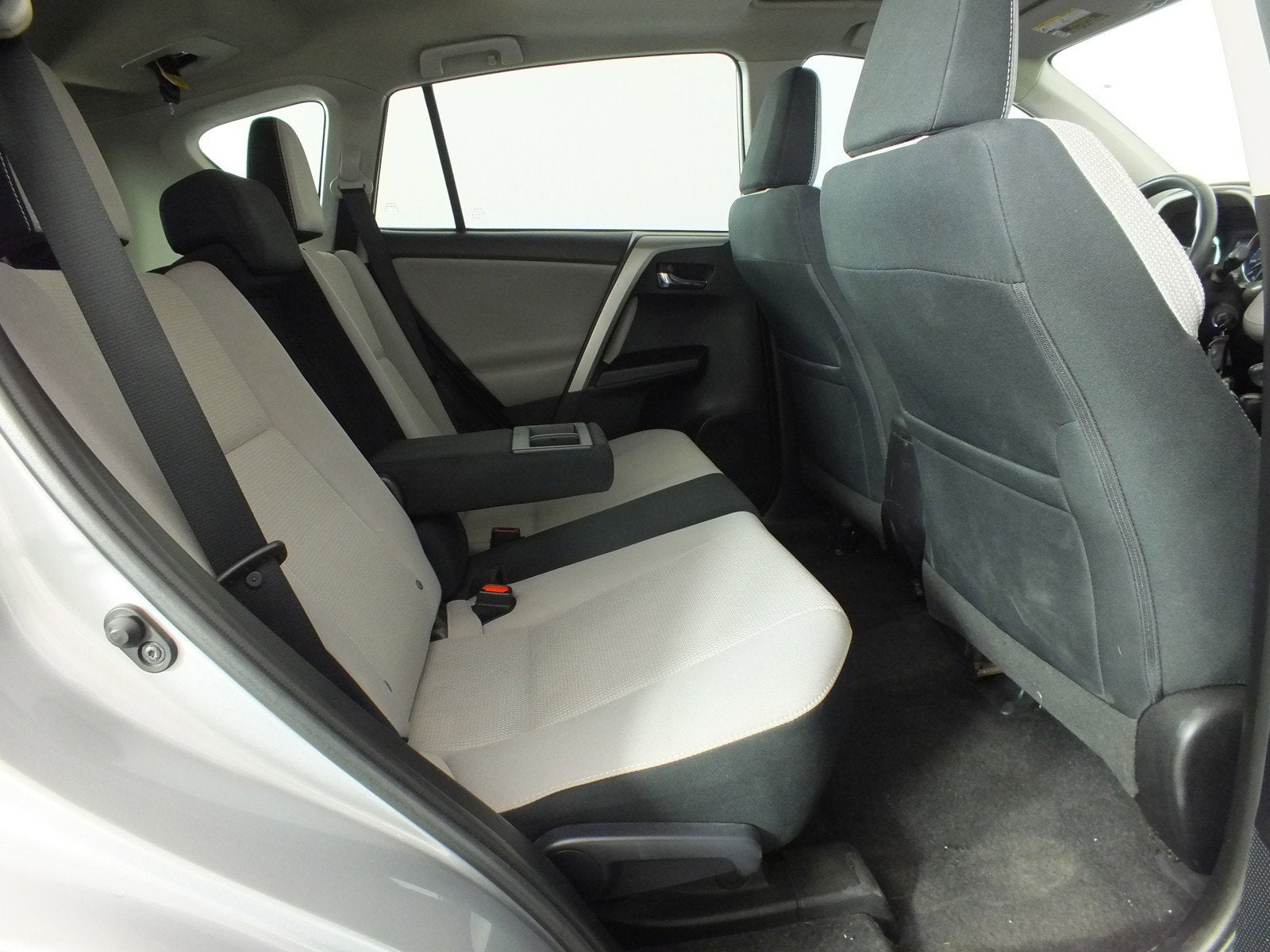2016 Toyota RAV4 XLE *CLEAN CARFAX*