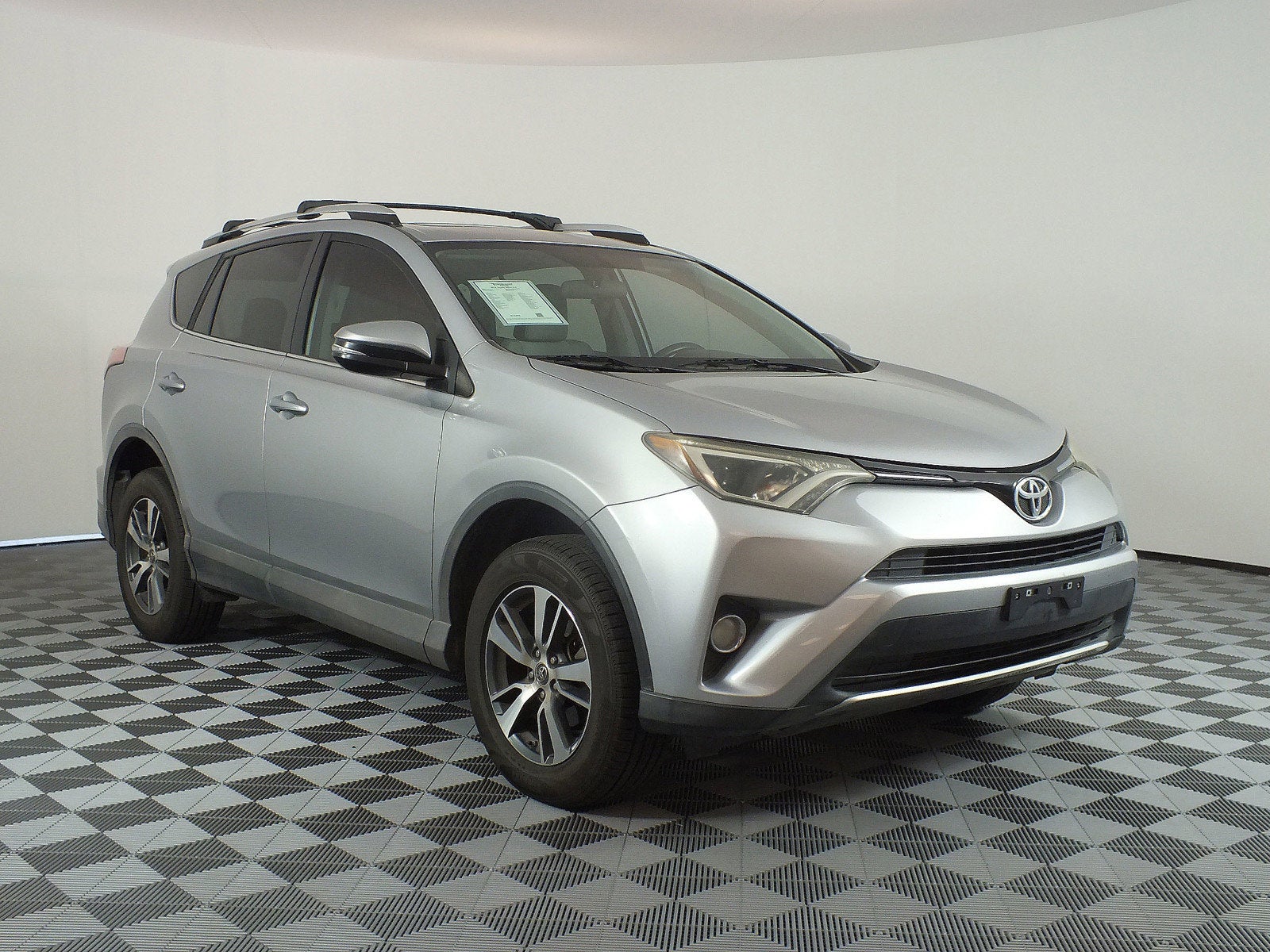 2016 Toyota RAV4 XLE *CLEAN CARFAX*