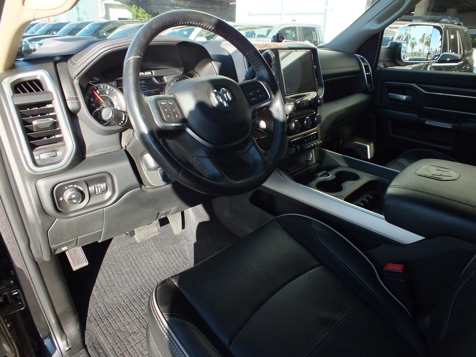 2019 RAM 3500 Laramie 4X4 *1 ONWER! Built to Tow! Built to Impress!*