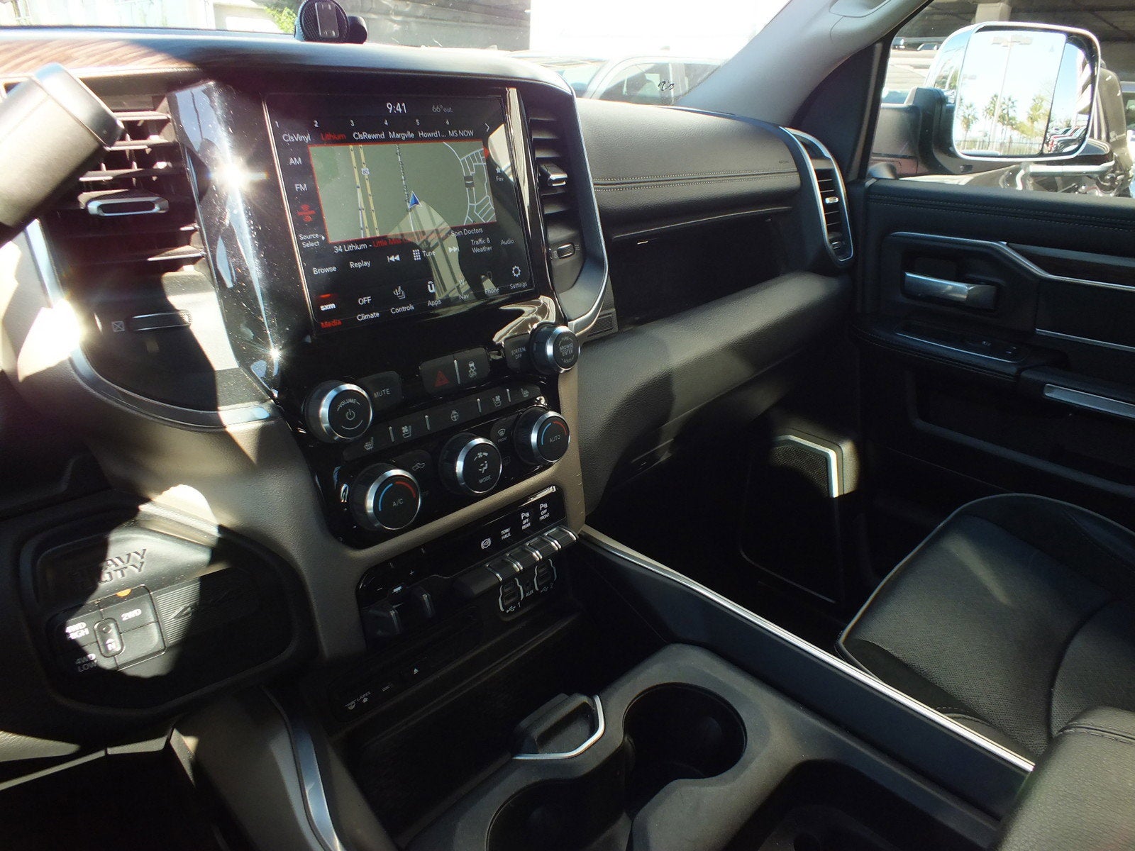 2019 RAM 3500 Laramie 4X4 *1 ONWER! Built to Tow! Built to Impress!*