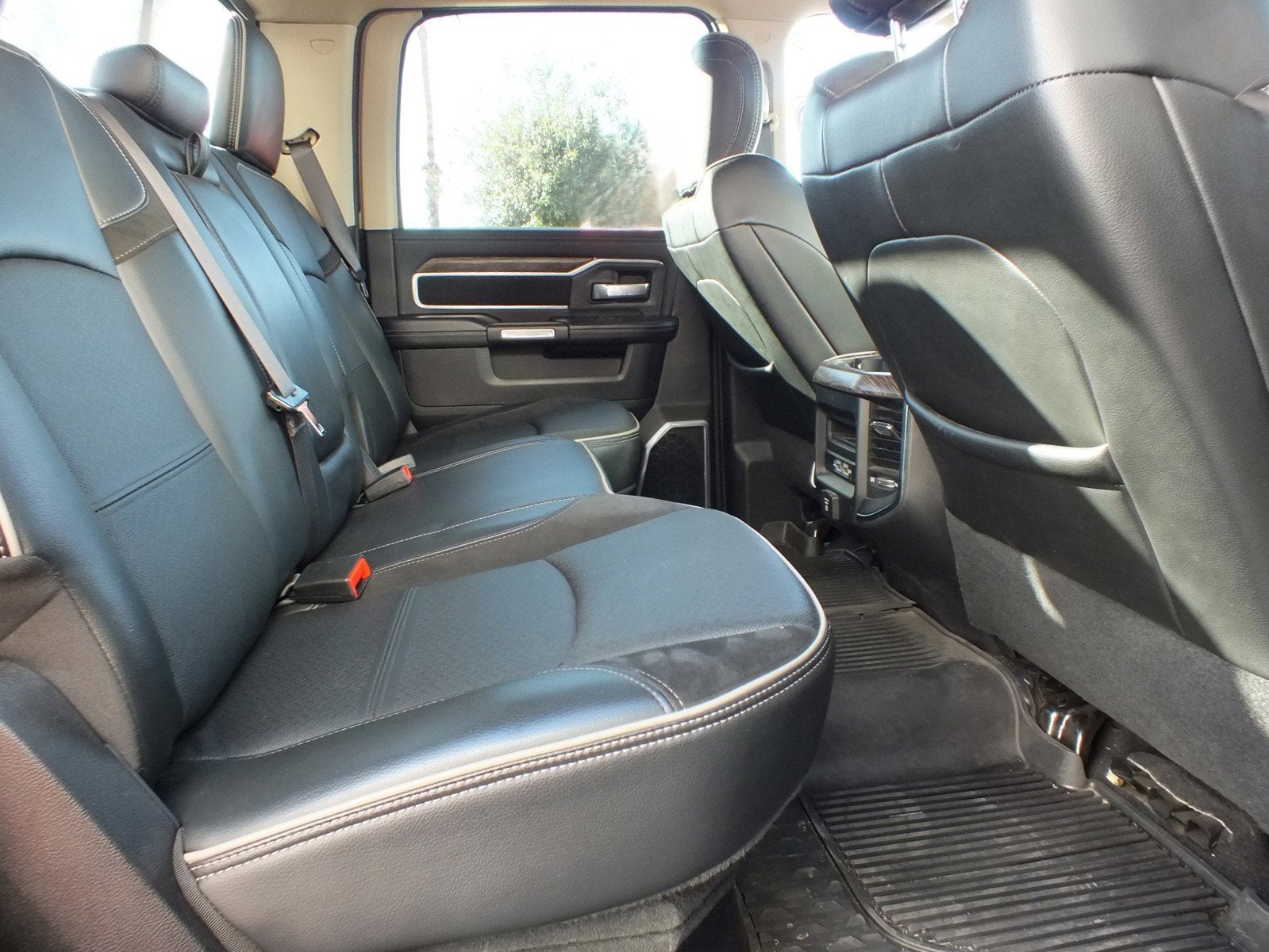 2019 RAM 3500 Laramie 4X4 *1 ONWER! Built to Tow! Built to Impress!*