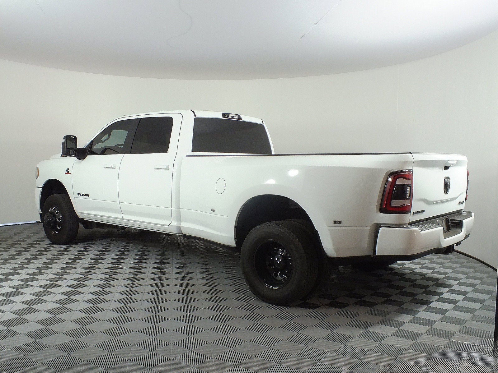2024 RAM 3500 Big Horn 4WD *1-OWNER! LOW MILES!*