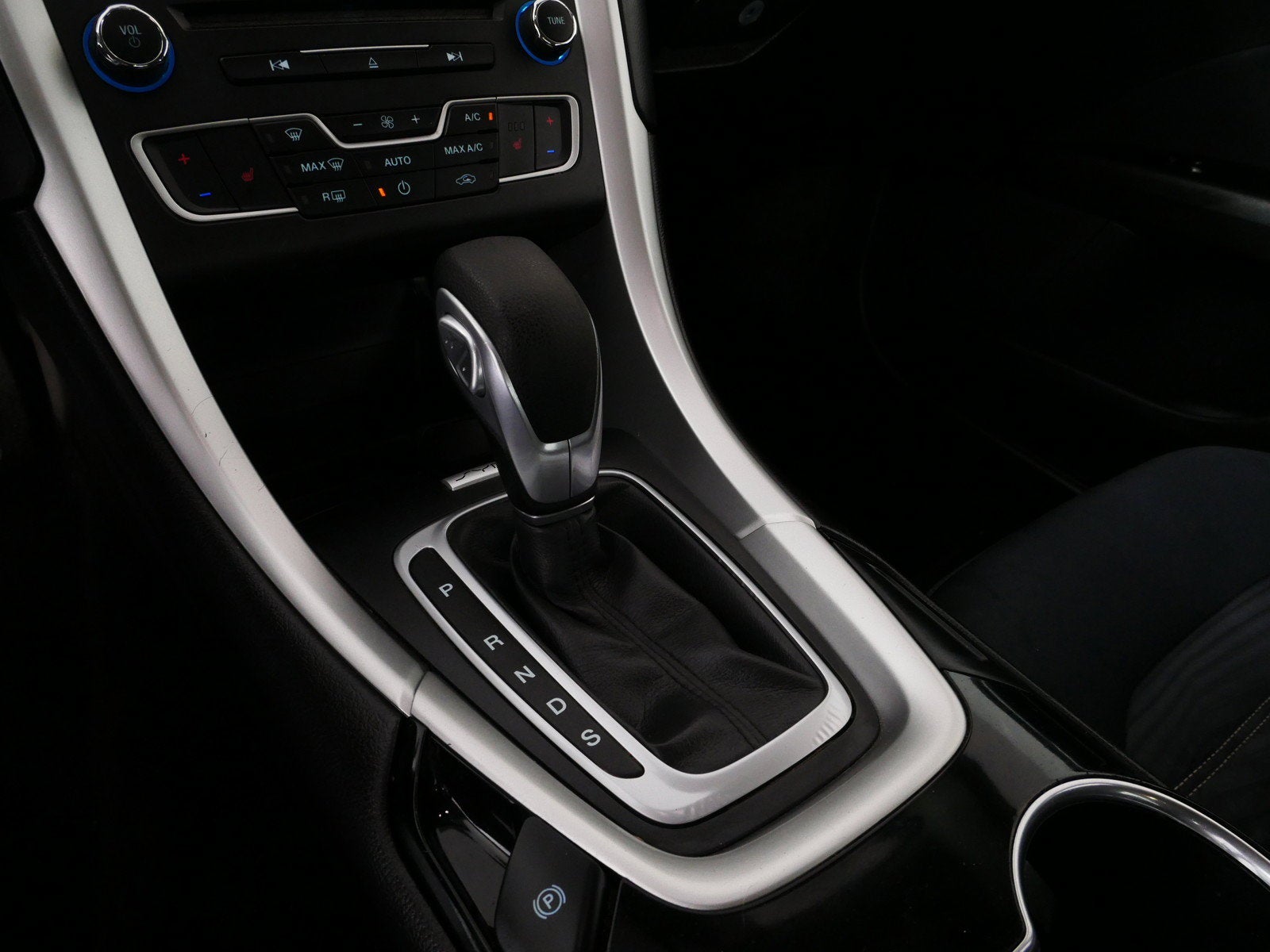 2016 Ford Fusion SE *RELIABLE DAILY DRIVER!*