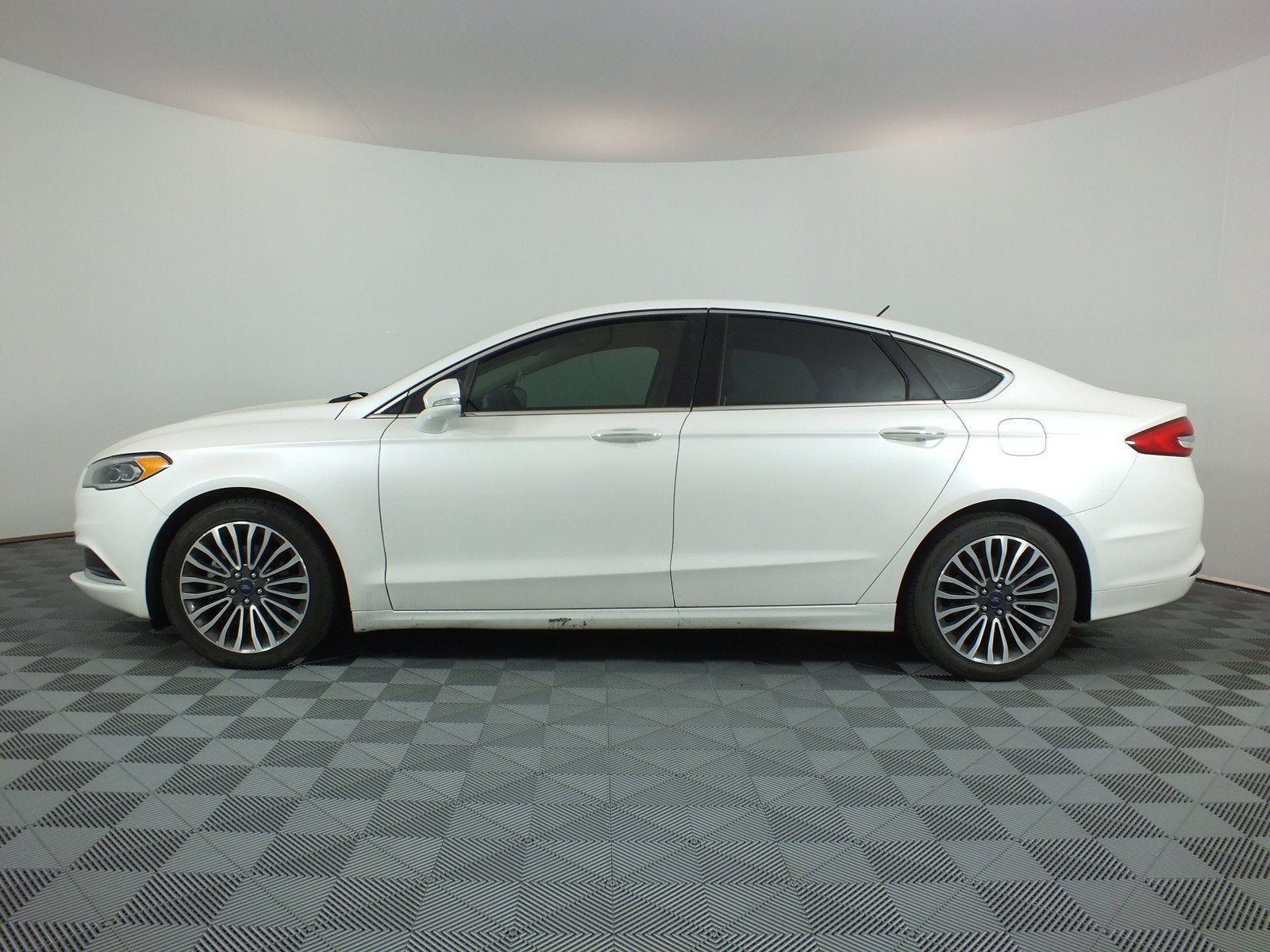 2018 Ford Fusion SE *RELIABLE DAILY DRIVER!*