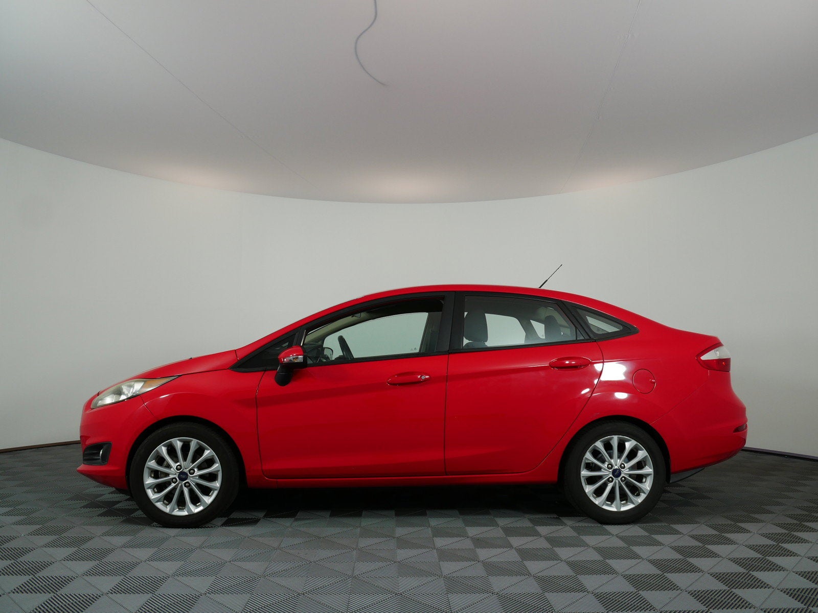 2014 Ford Fiesta SE *ONLY 45K MILES!*