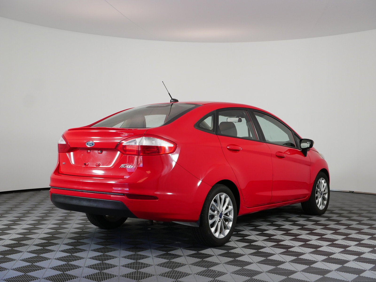2014 Ford Fiesta SE *ONLY 45K MILES!*