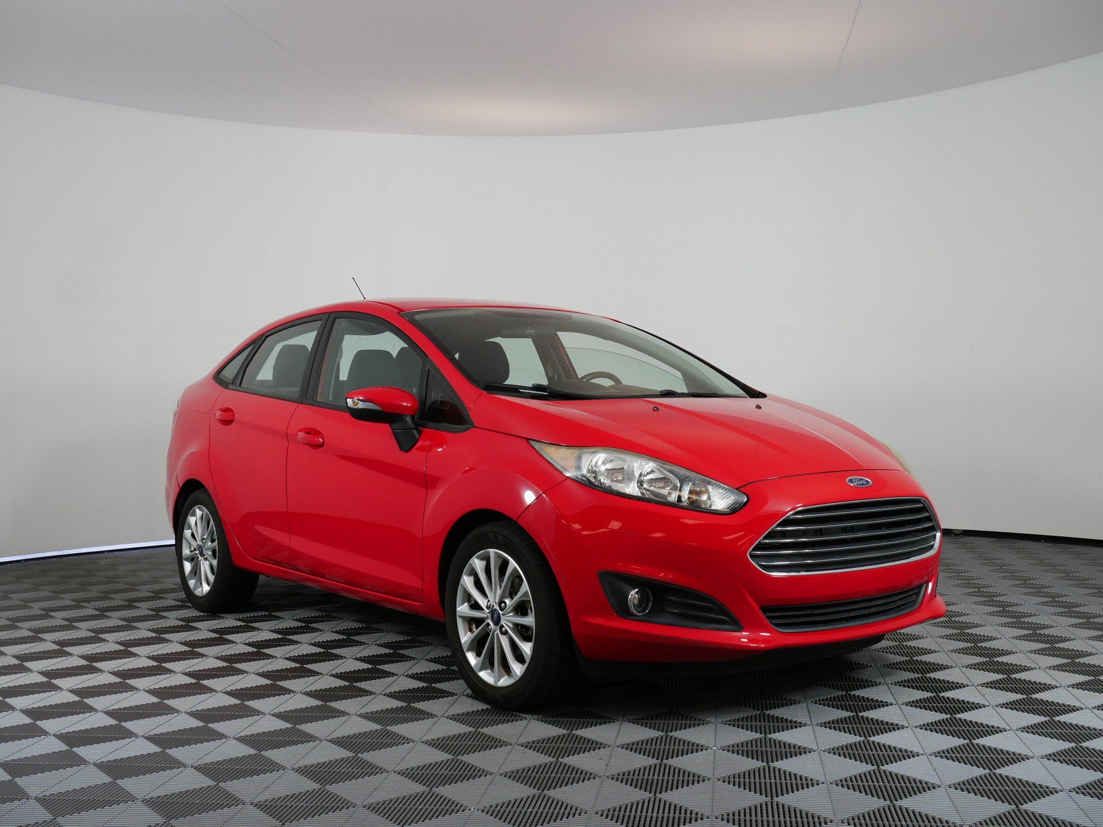 2014 Ford Fiesta SE *ONLY 45K MILES!*