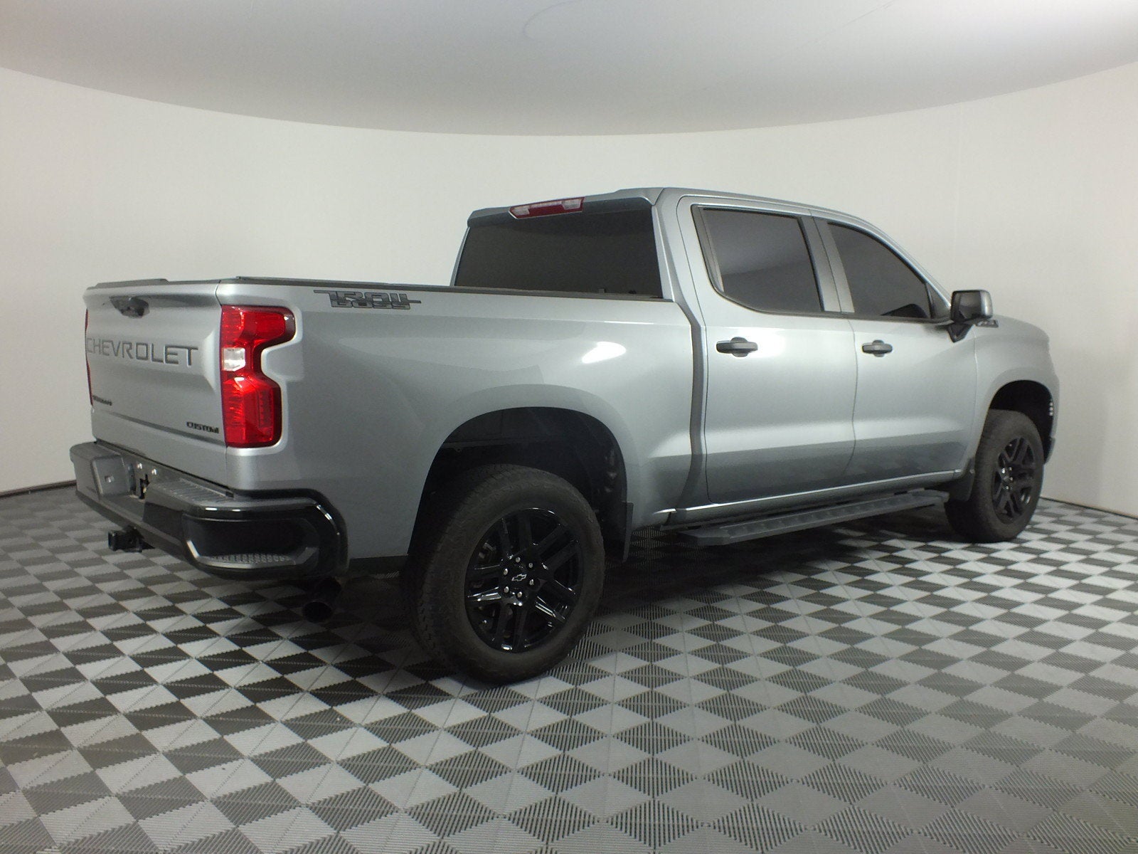 2025 Chevrolet Silverado 1500 Custom Trail Boss 4WD *1-OWNER*
