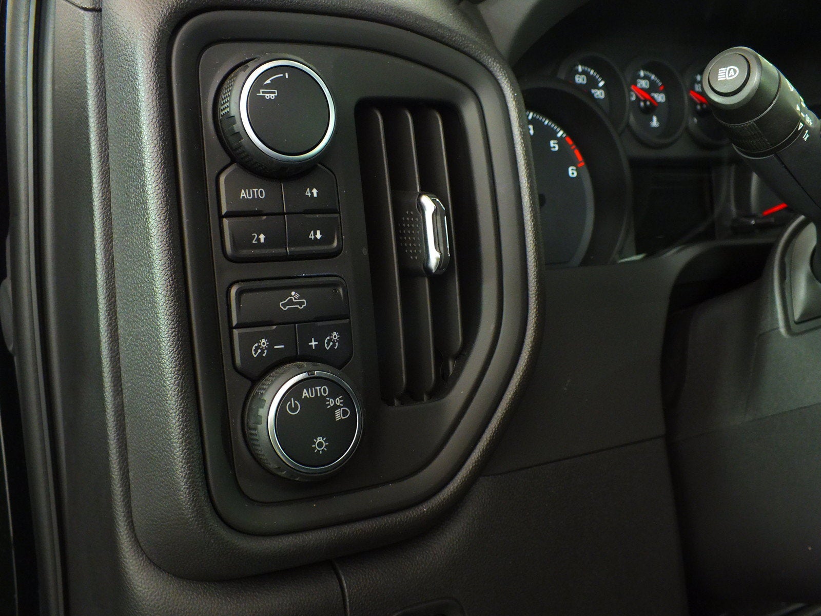2025 Chevrolet Silverado 1500 Custom Trail Boss 4WD *1-OWNER!*