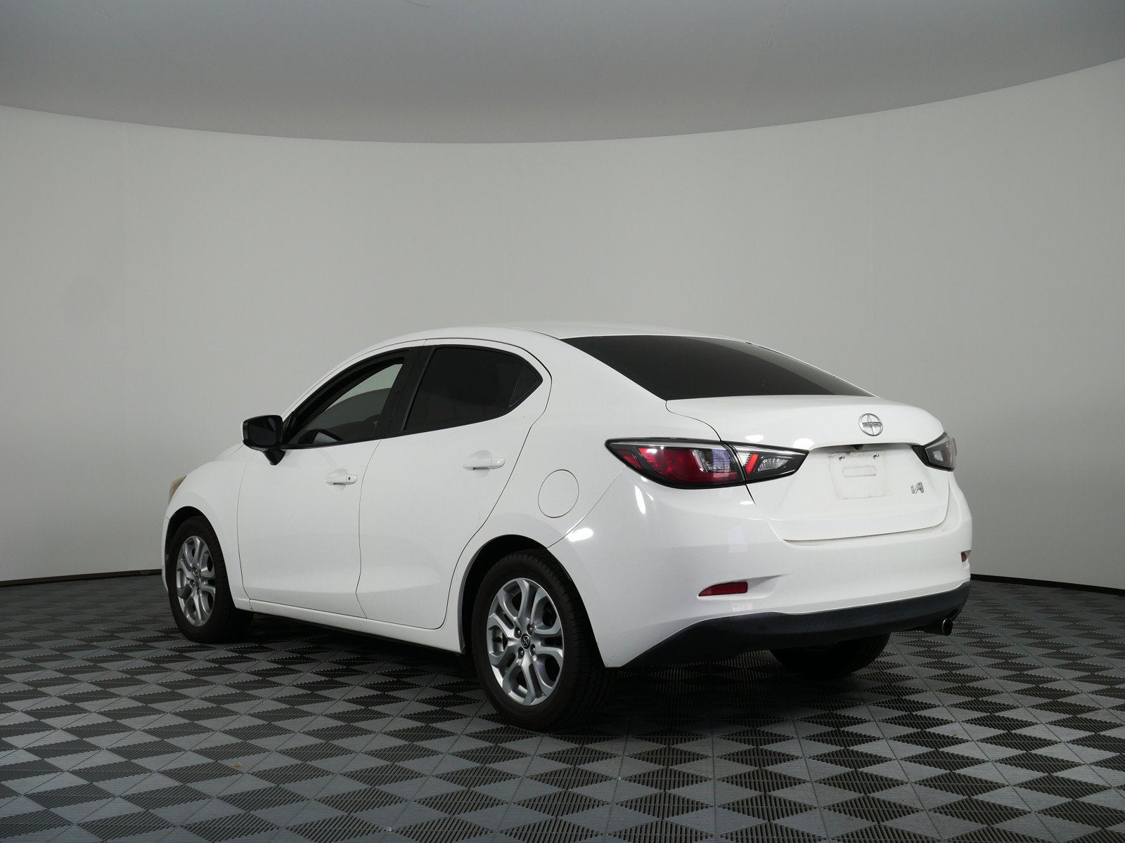 2016 Scion iA FWD *CLEAN CARFAX*