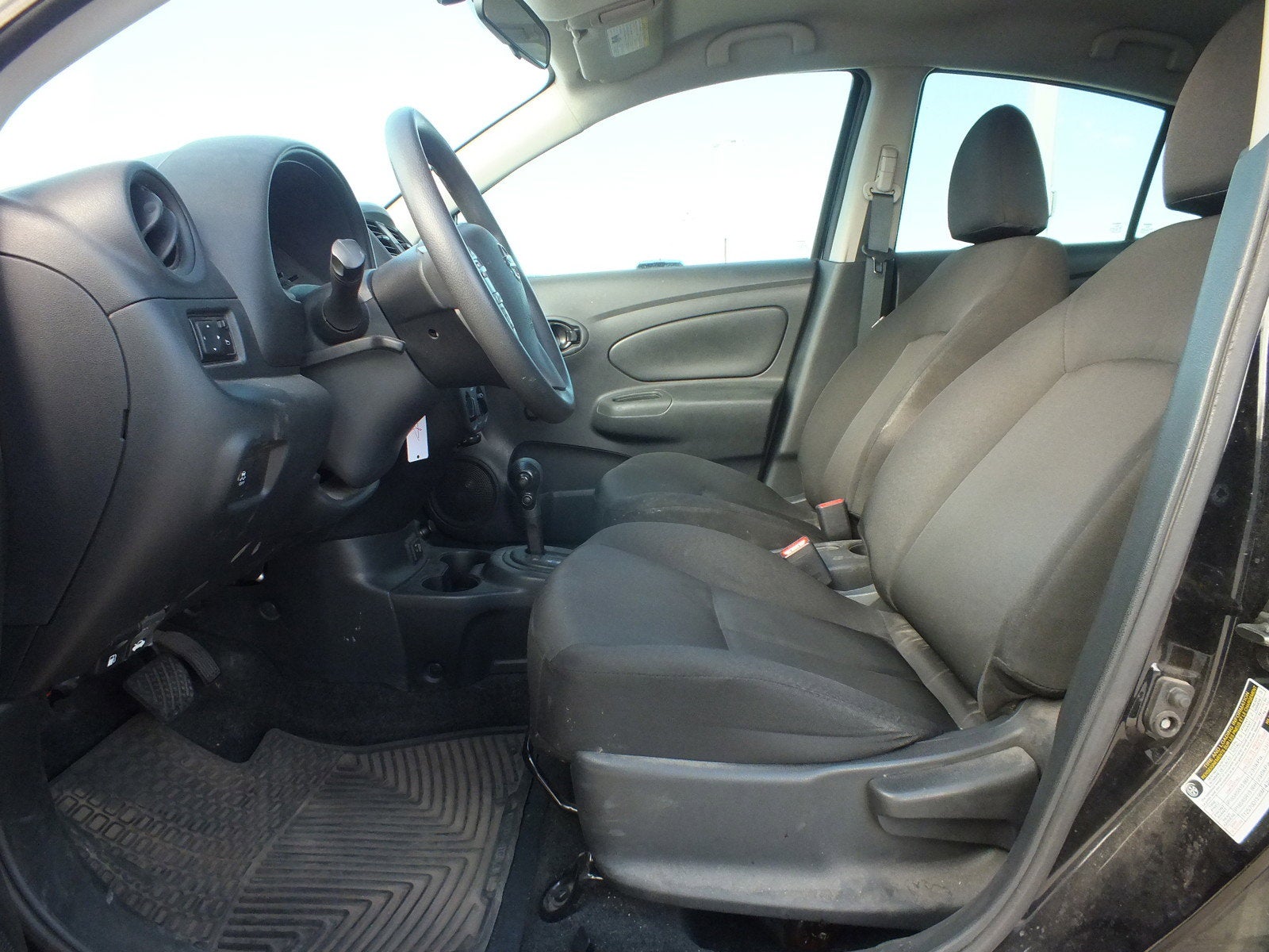 2019 Nissan Versa Sedan S Plus *CLEAN CARFAX! FUEL EFFICIENT!*