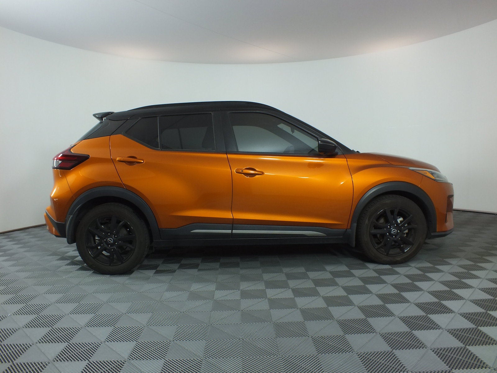 2023 Nissan Kicks SR *1-OWNER*