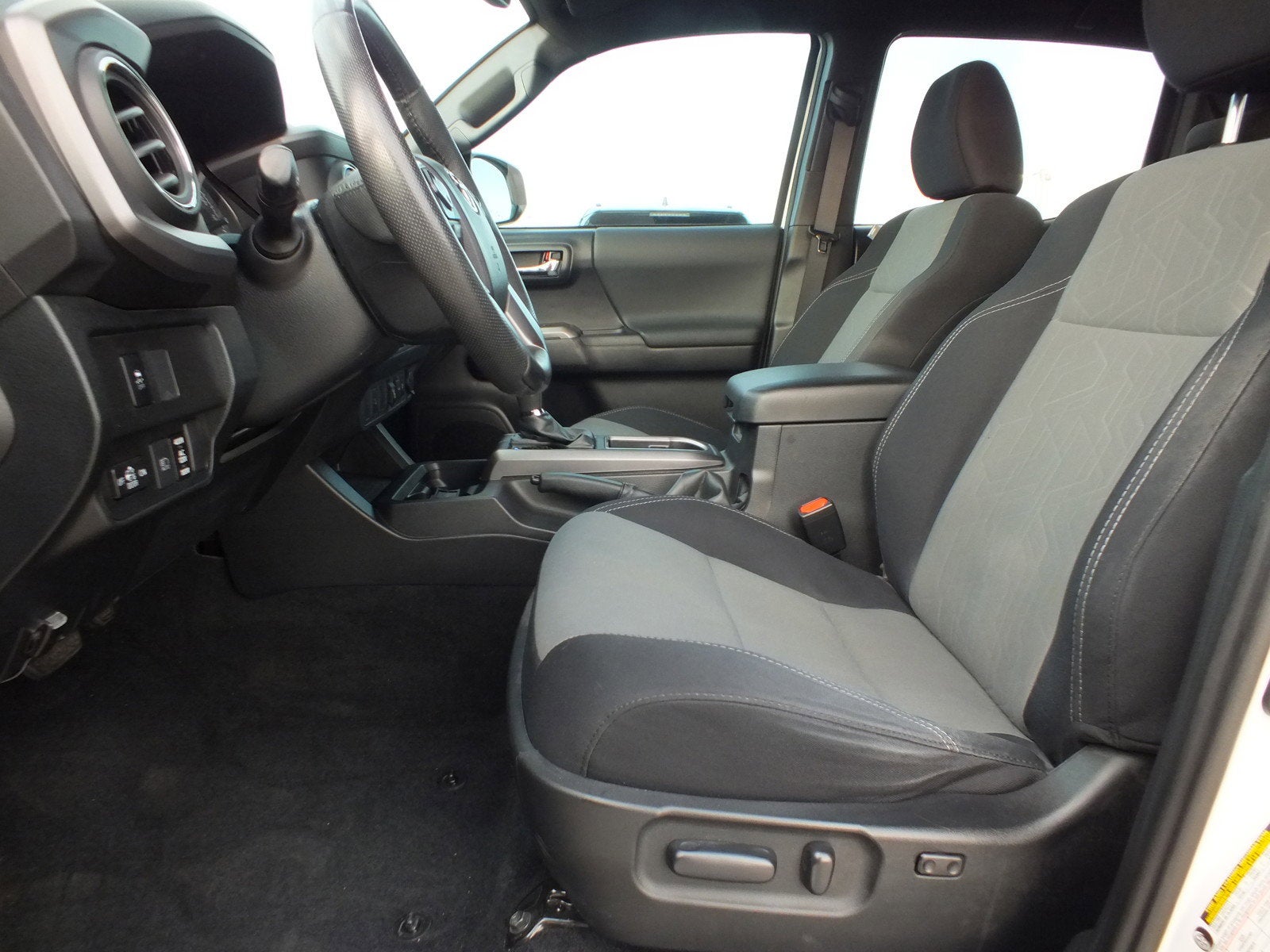 2021 Toyota Tacoma SR5 RWD *1 OWNER, CLEAN CARFAX!