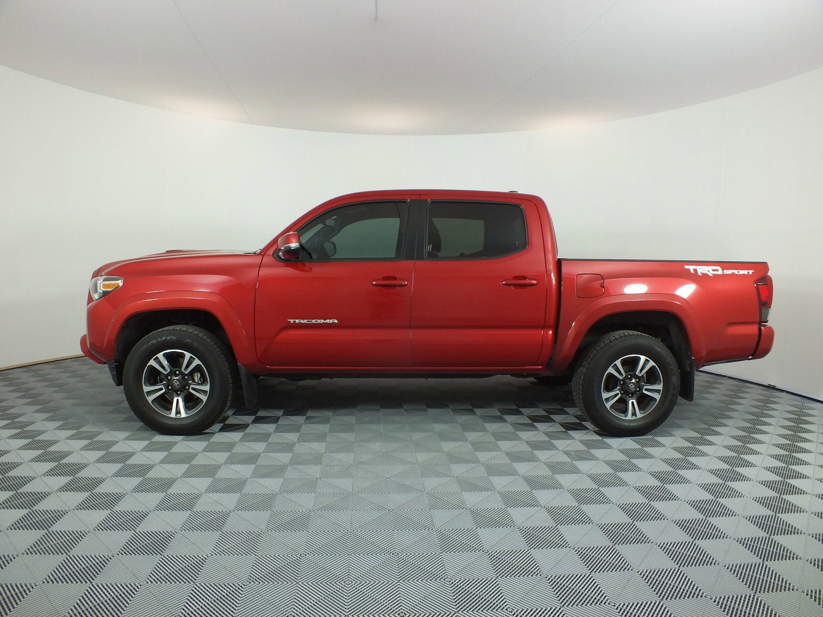 2019 Toyota Tacoma TRD Sport *WELL MAINTAINED!*