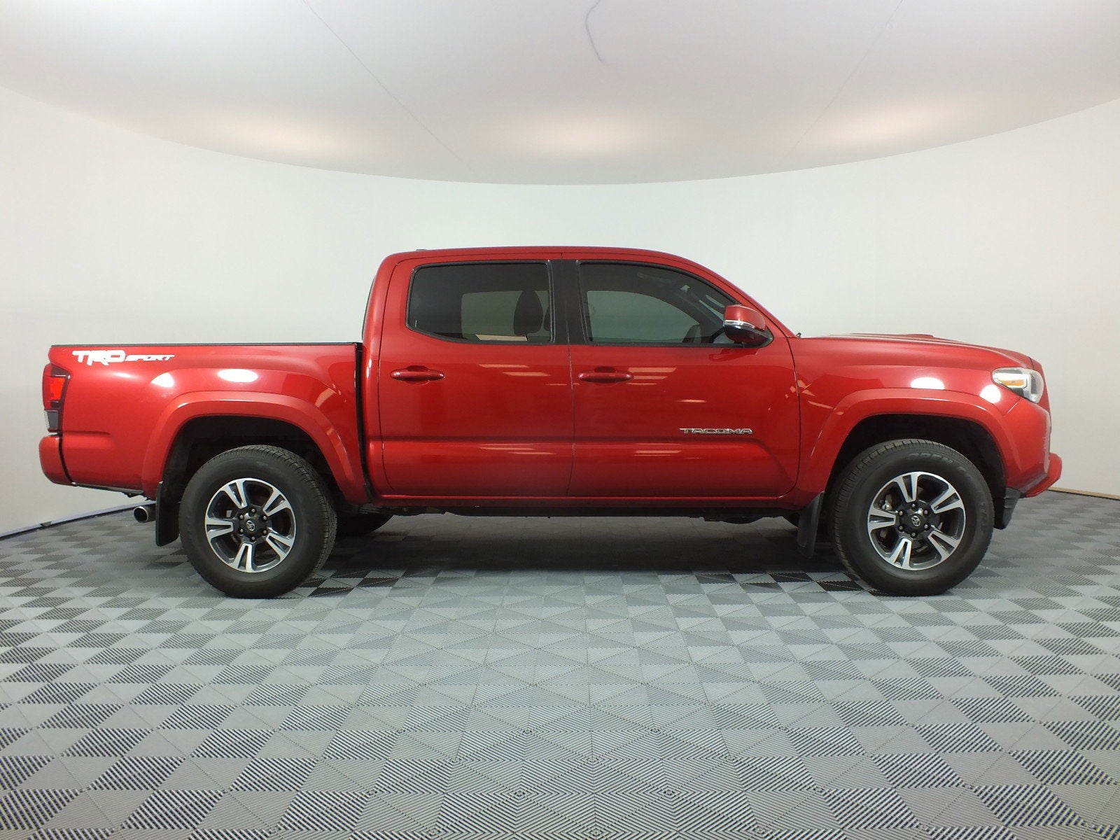 2019 Toyota Tacoma TRD Sport *WELL MAINTAINED!*