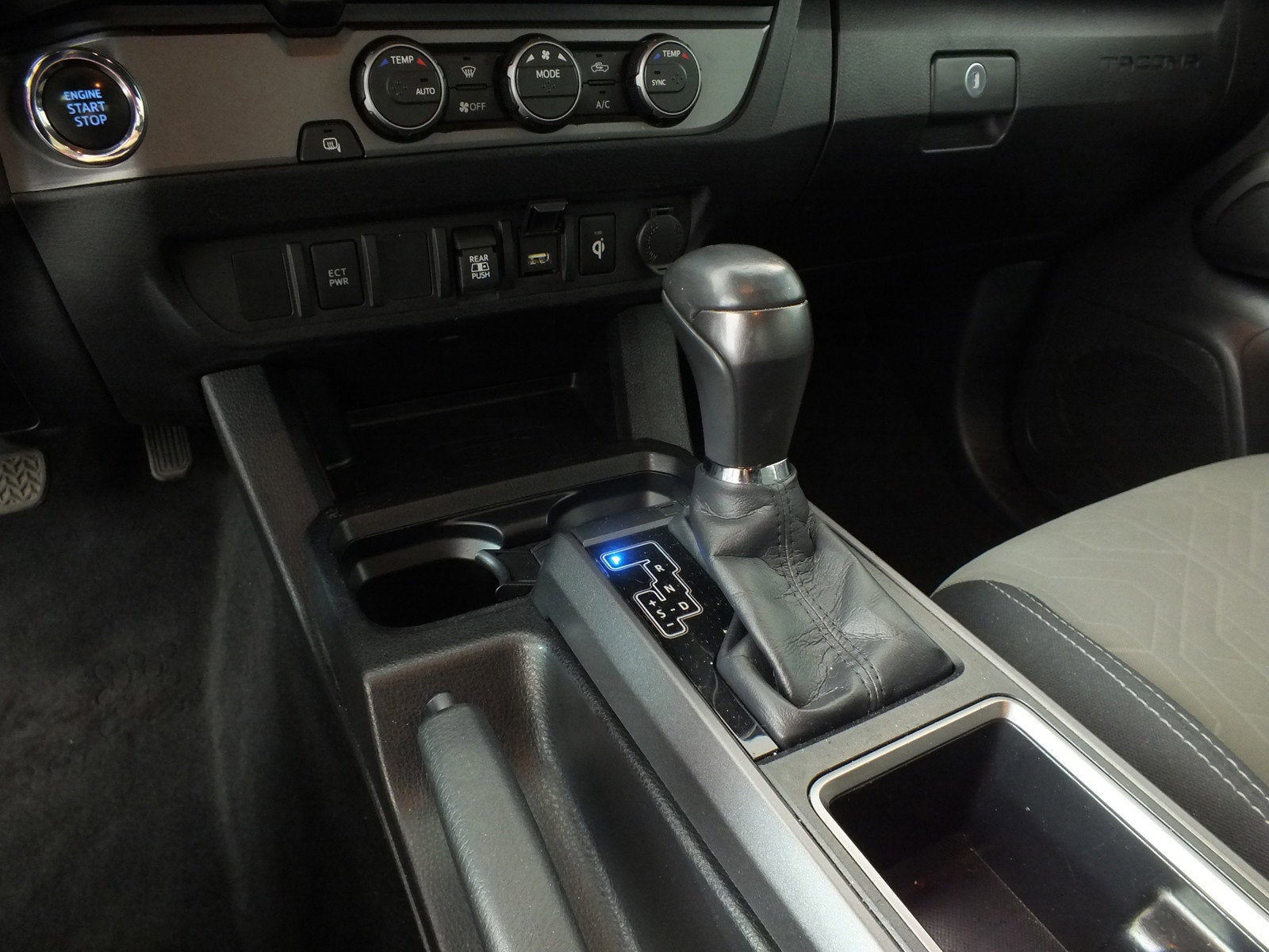 2023 Toyota Tacoma TRD Off Road *CLEAN CARFAX! ONLY 22K MILES!*