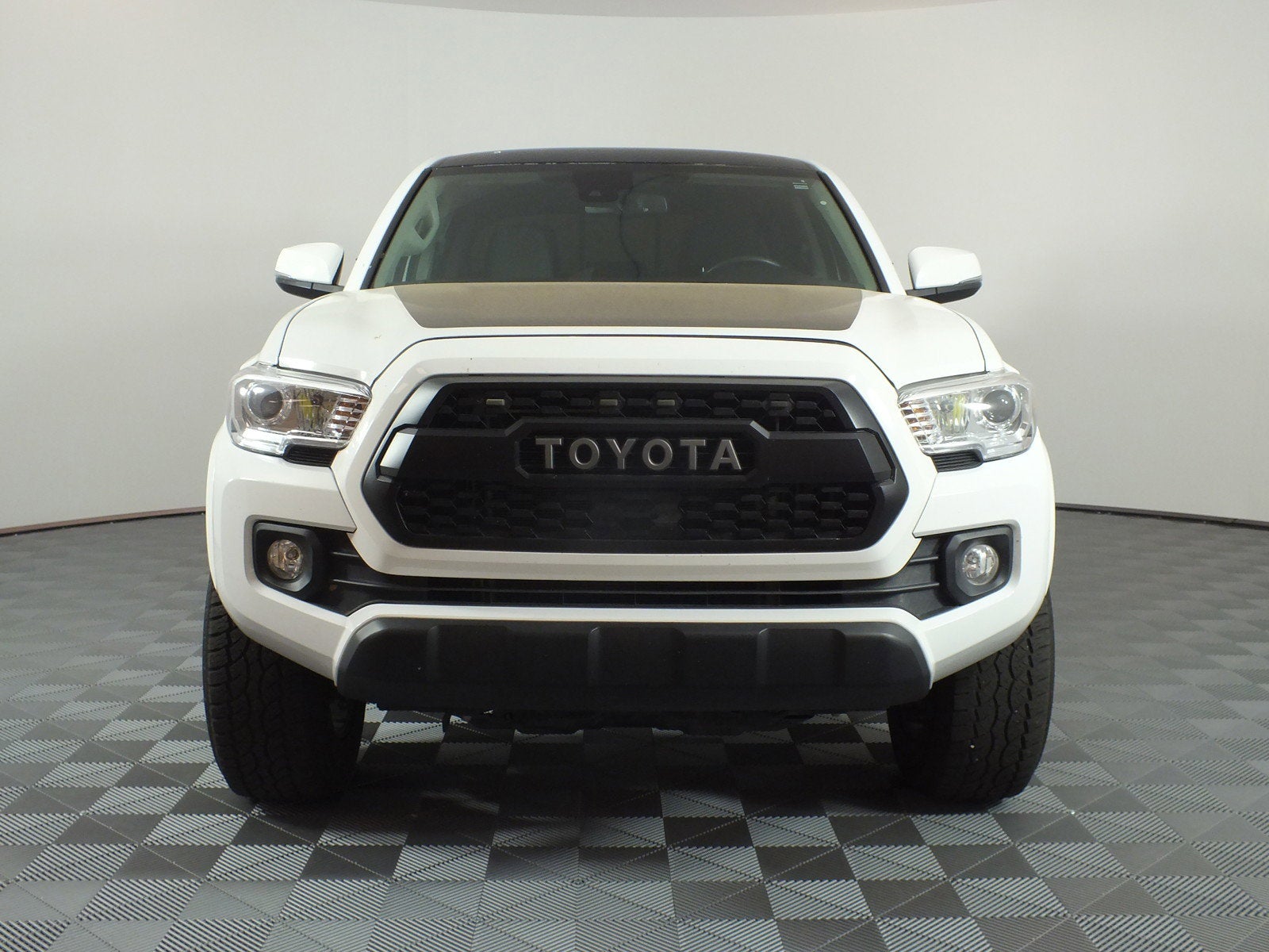 2022 Toyota Tacoma SR5 4WD *WELL MAINTAINED!*