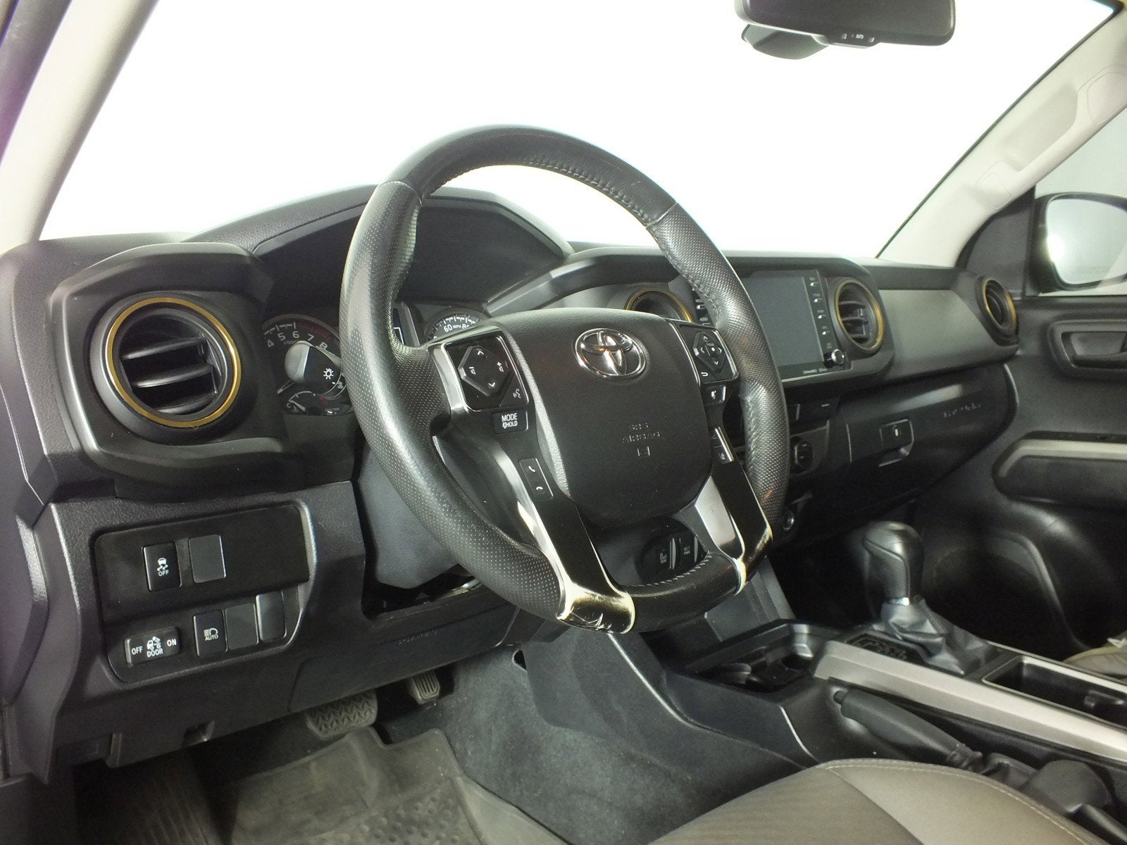 2022 Toyota Tacoma SR5 4WD *WELL MAINTAINED!*