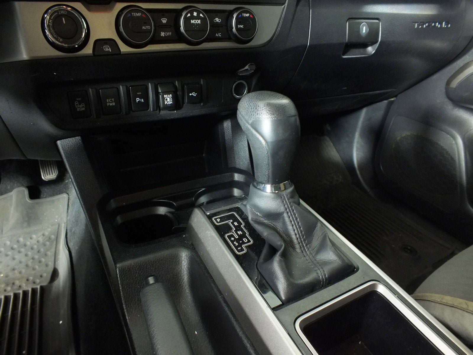 2022 Toyota Tacoma SR5 4WD *WELL MAINTAINED!*