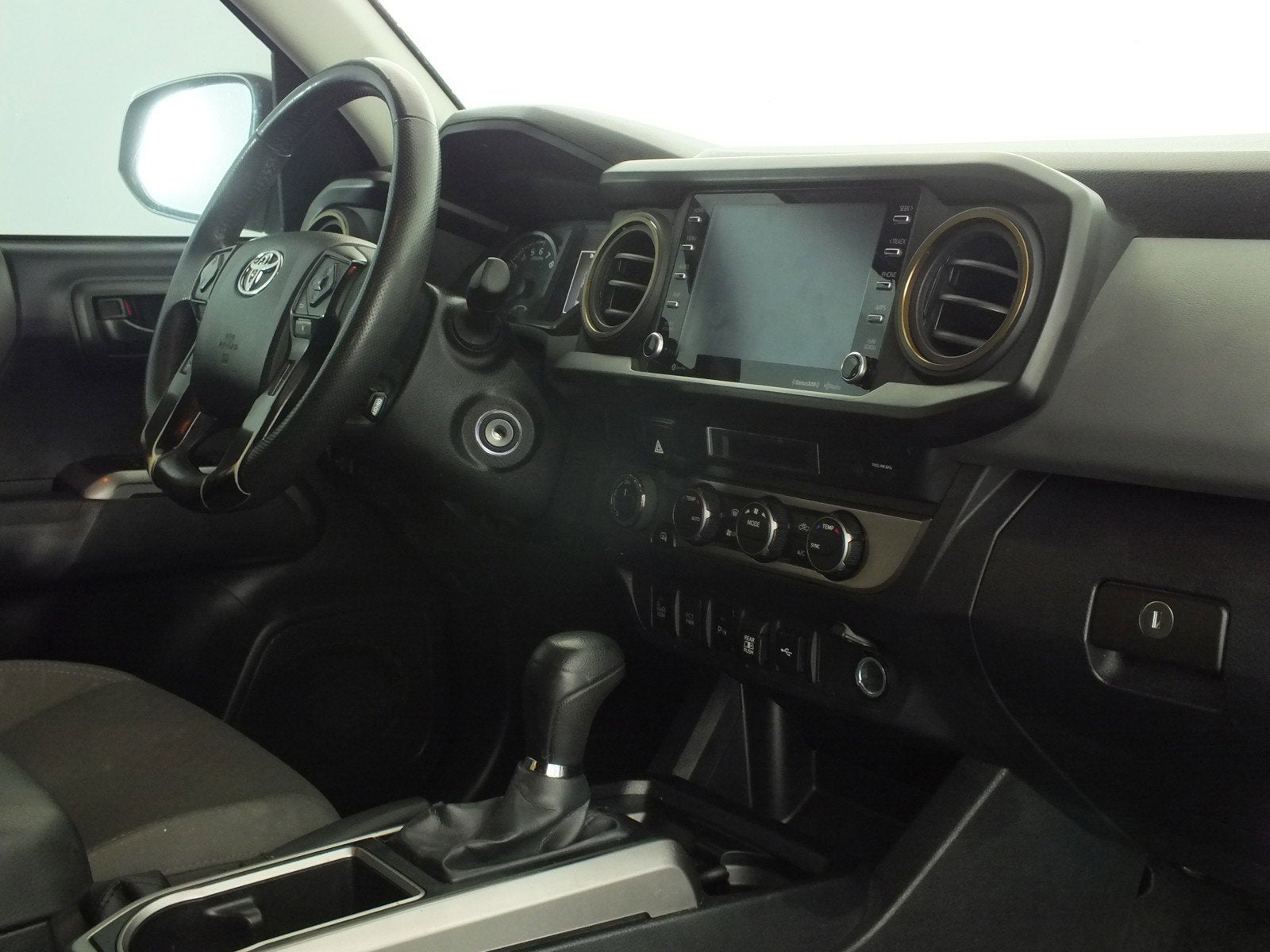 2022 Toyota Tacoma SR5 4WD *WELL MAINTAINED!*
