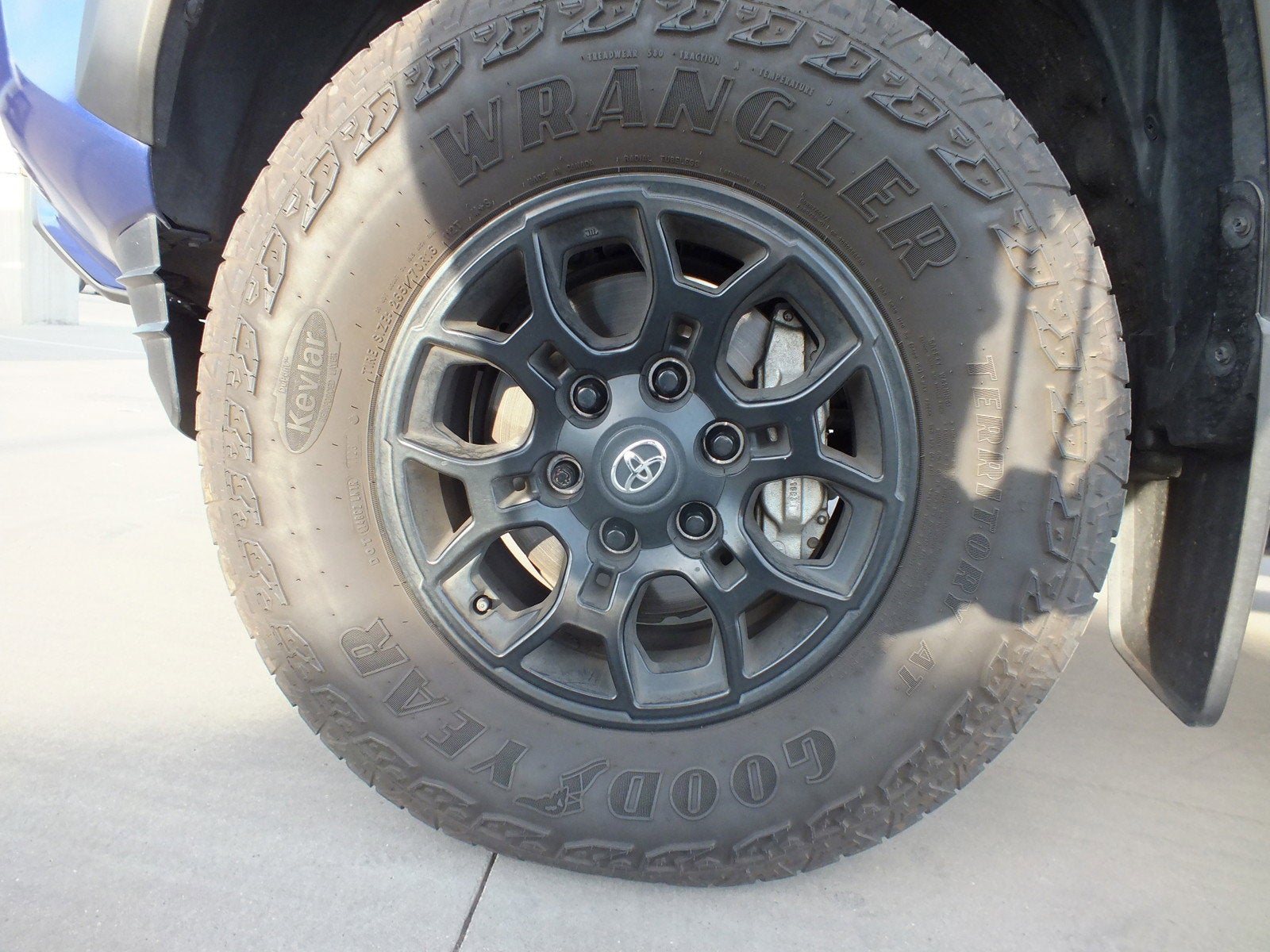 2023 Toyota Tacoma SR5 4WD *1-OWNER*