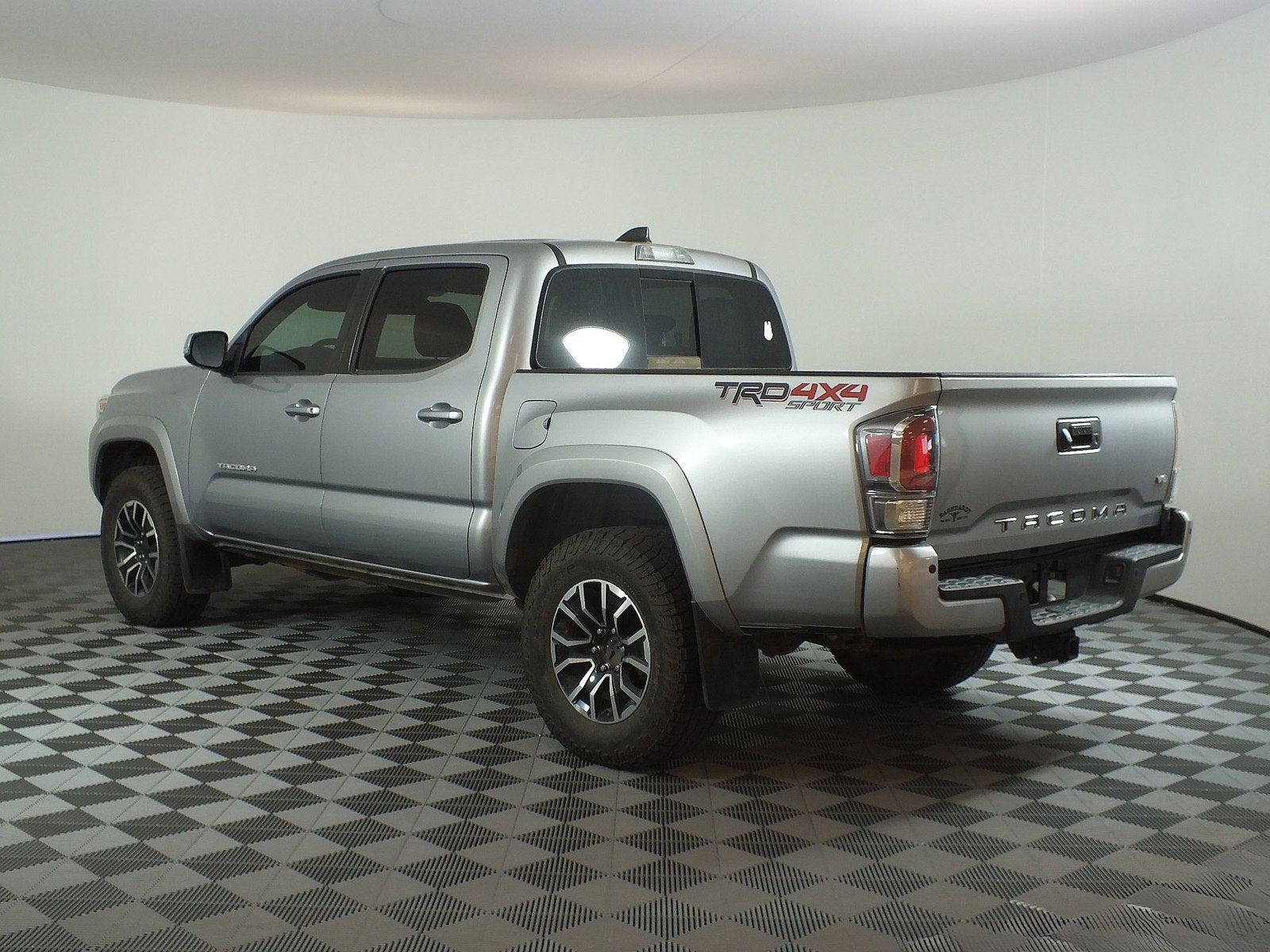 2020 Toyota Tacoma TRD Sport 4WD *RELIABLE DAILY DRIVER!*