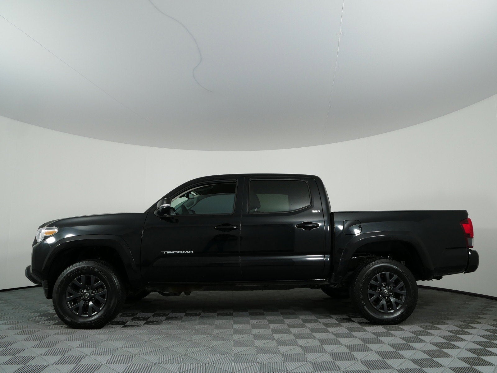 2023 Toyota Tacoma SR5 4WD *1-OWNER*