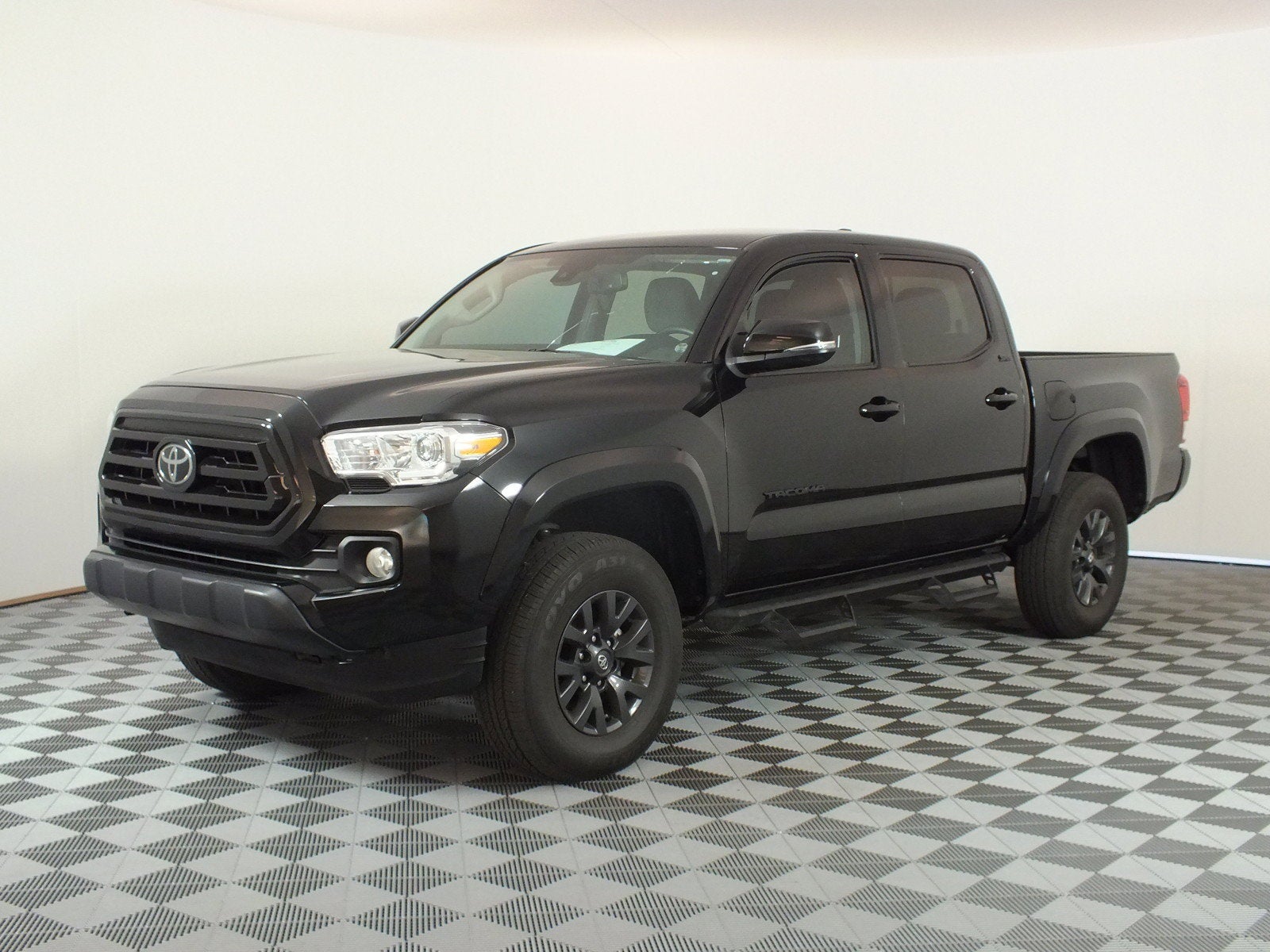2023 Toyota Tacoma SR5 4WD *1-OWNER*