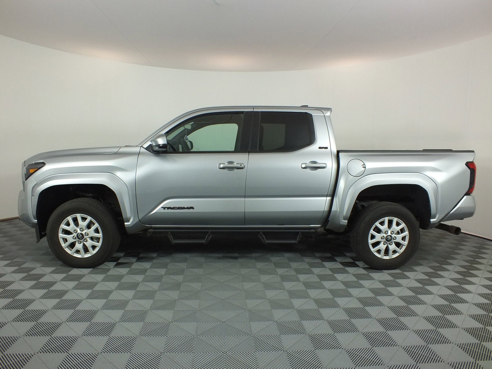 2024 Toyota Tacoma SR5 2WD *1-OWNER*