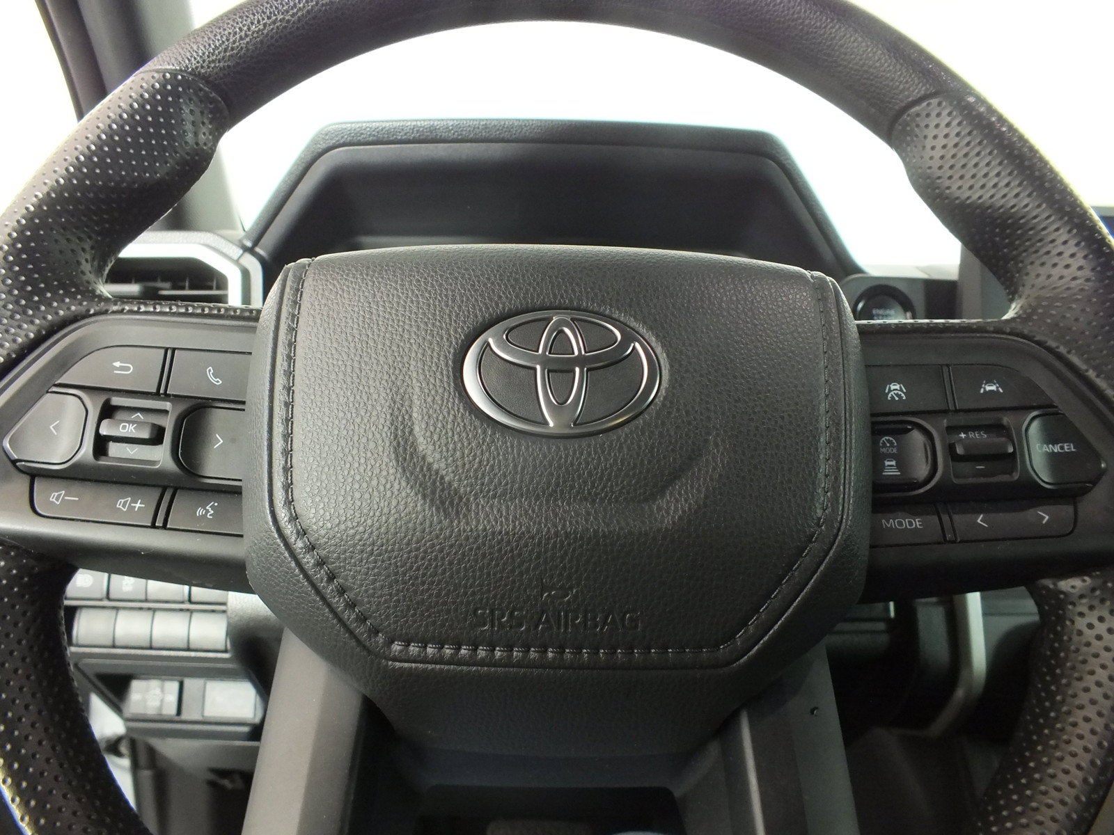 2025 Toyota Tacoma SR5 *1-OWNER*