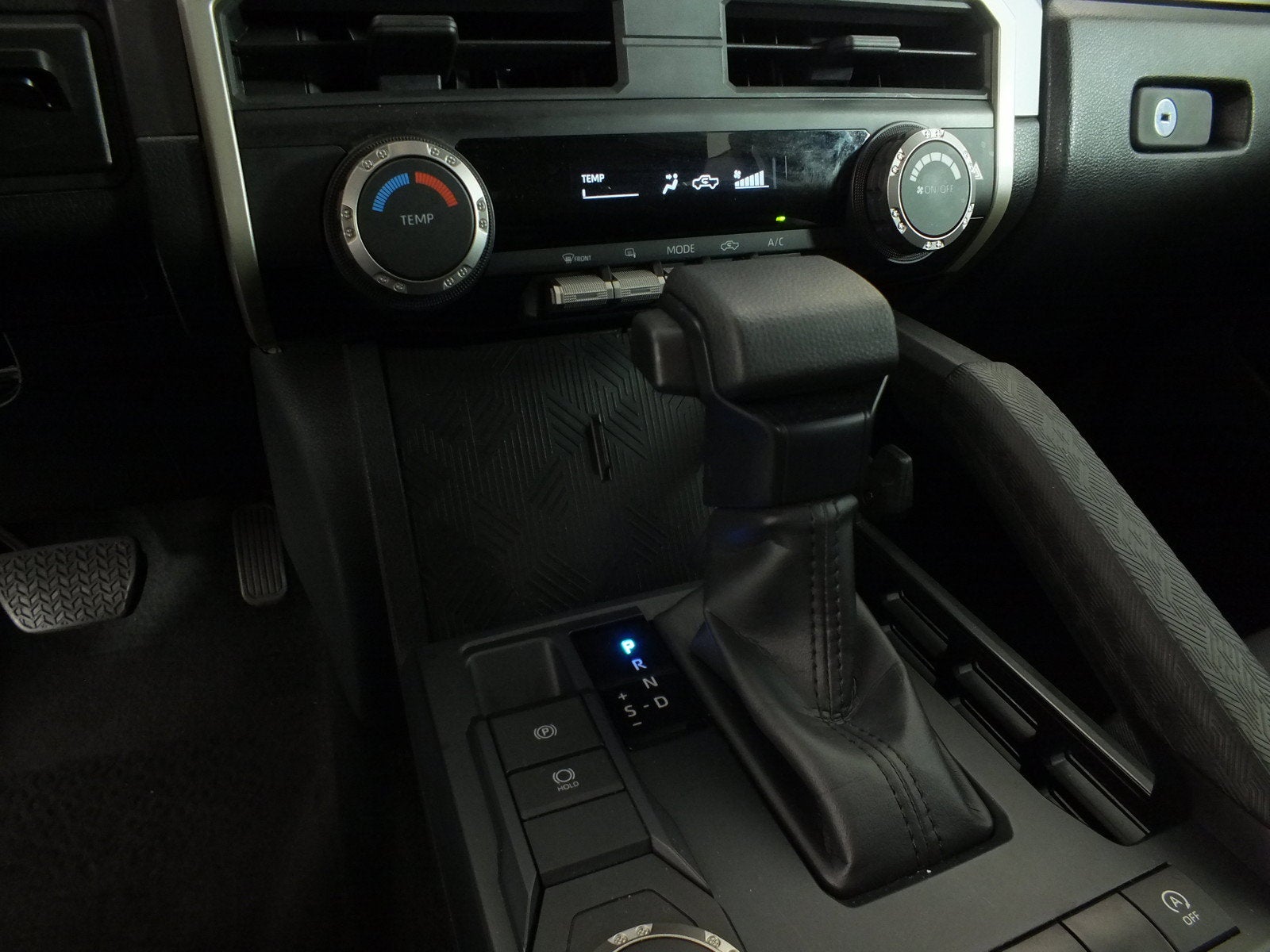 2025 Toyota Tacoma SR5 *1-OWNER*