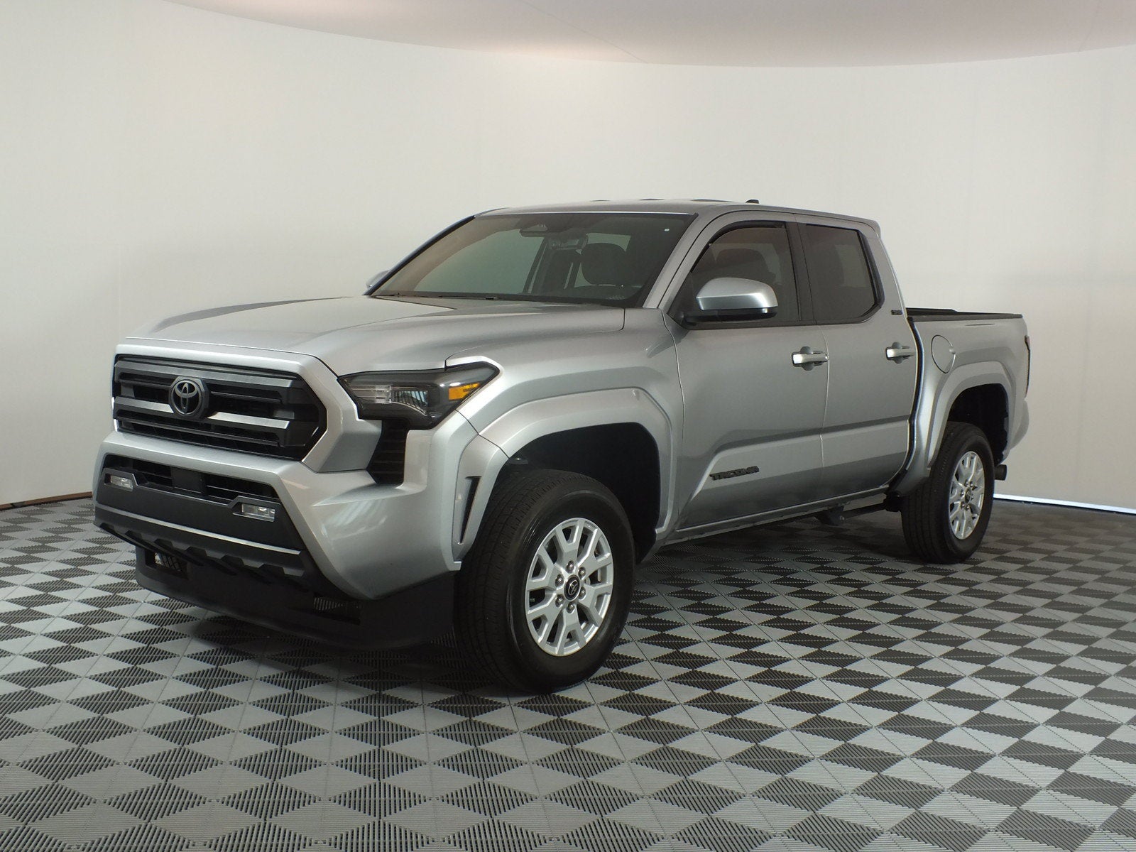 2025 Toyota Tacoma SR5 *1-OWNER*