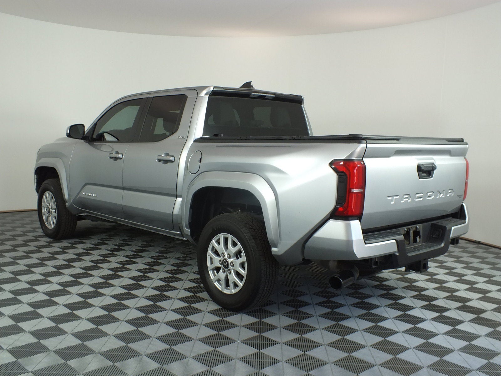 2025 Toyota Tacoma SR5 *1-OWNER*