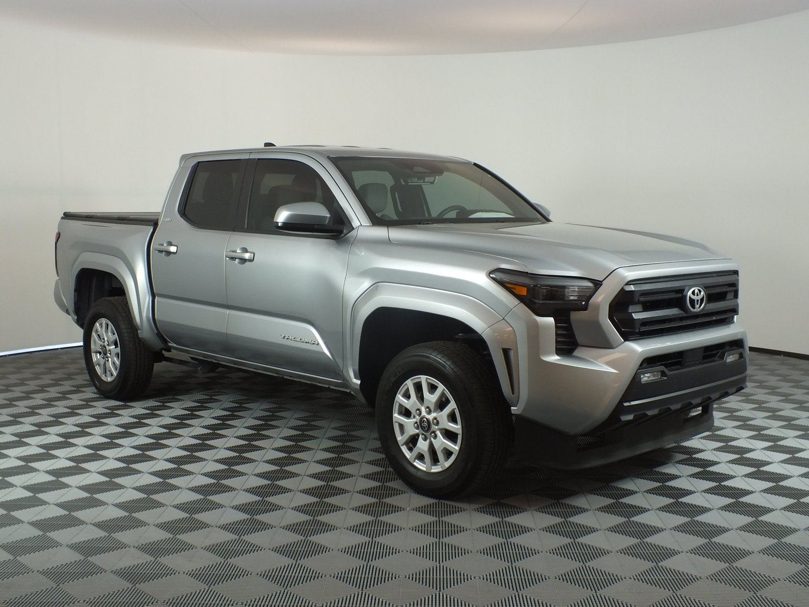 2025 Toyota Tacoma SR5 *1-OWNER*