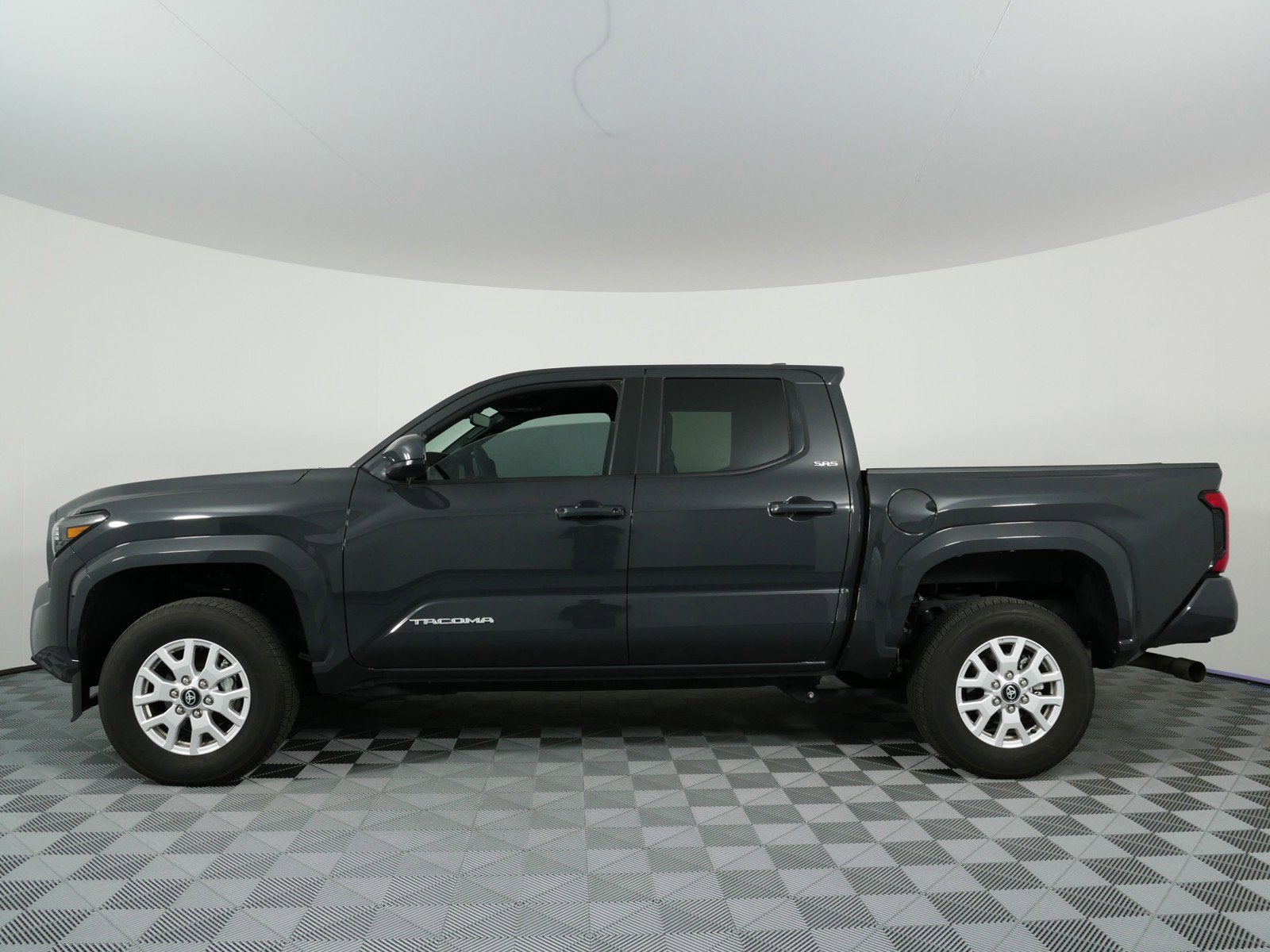 2025 Toyota Tacoma 2WD SR5 RWD *1 OWNER, CLEAN CARFAX!