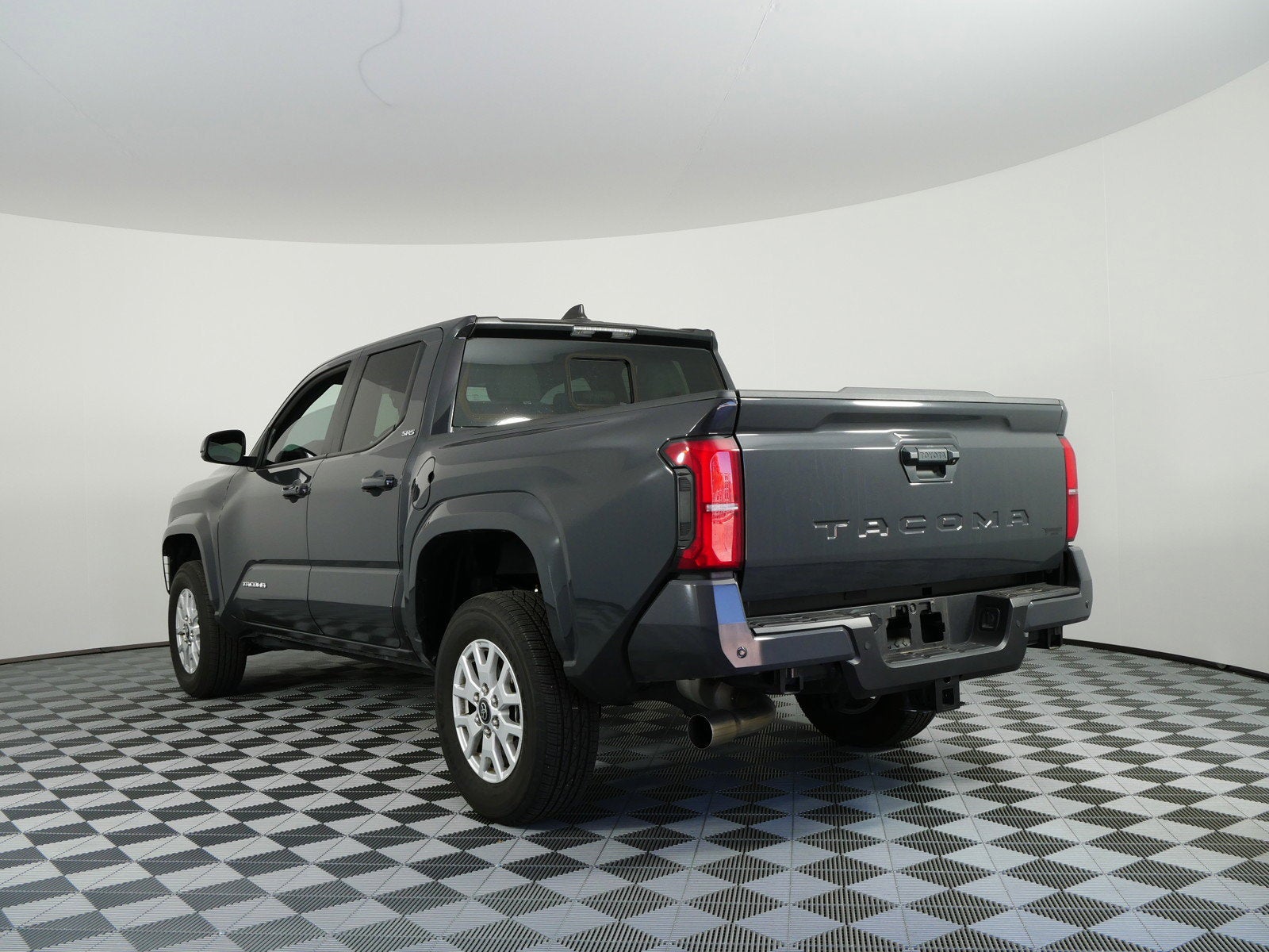2025 Toyota Tacoma 2WD SR5 RWD *1 OWNER, CLEAN CARFAX!